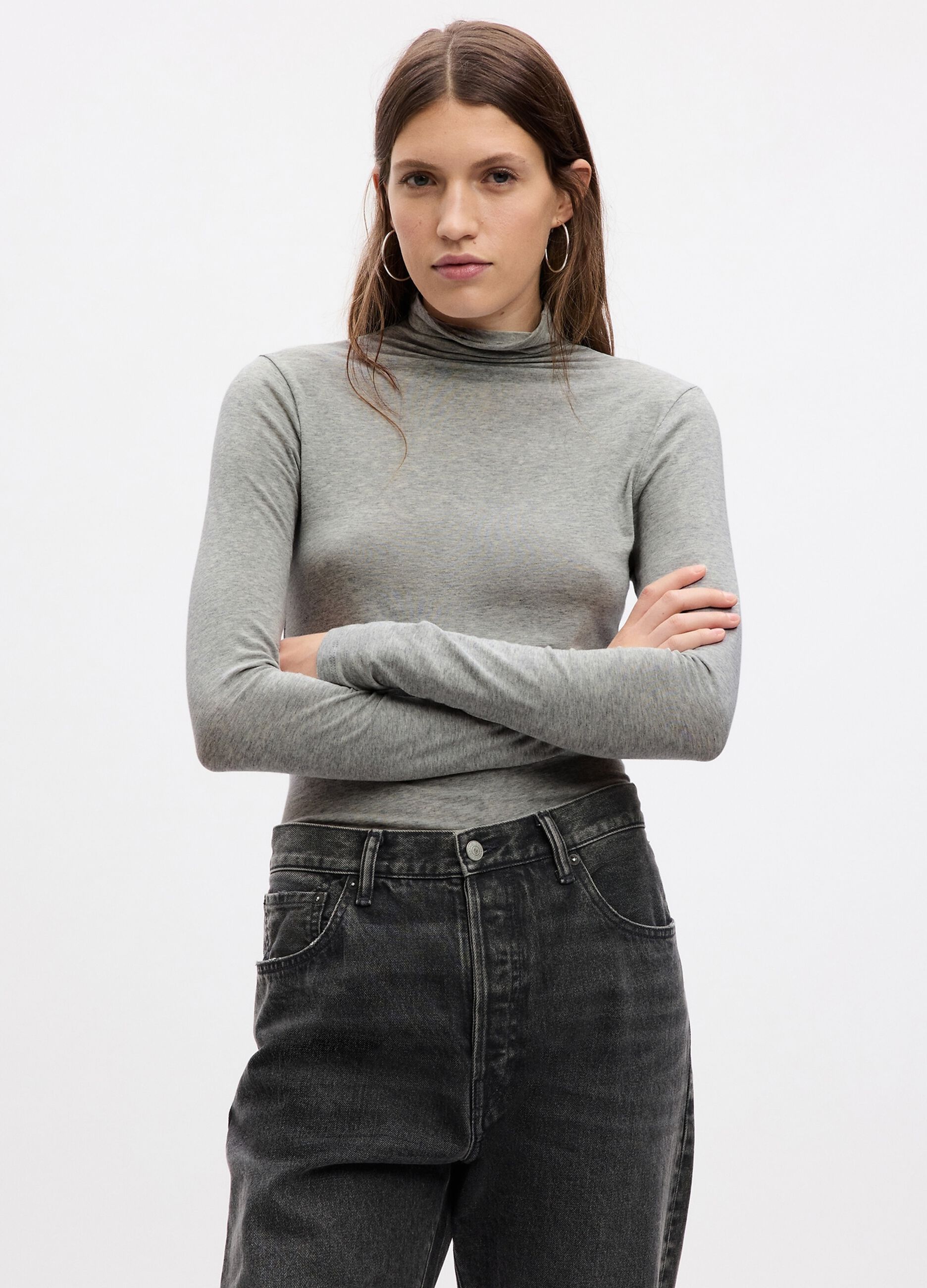 T-shirt a collo alto con maniche lunghe