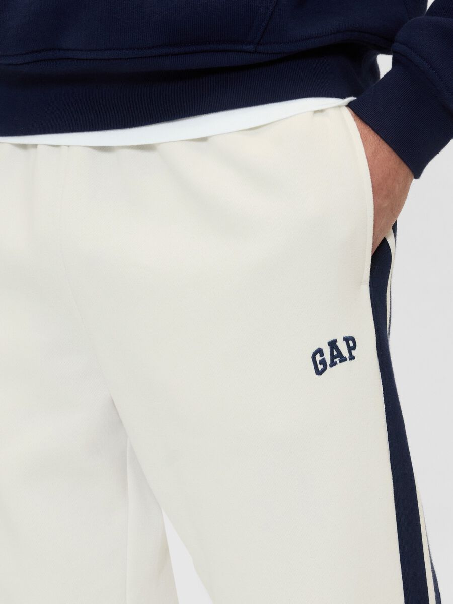 Men's White Trousers in Cotton and Polyester Blend Man_3