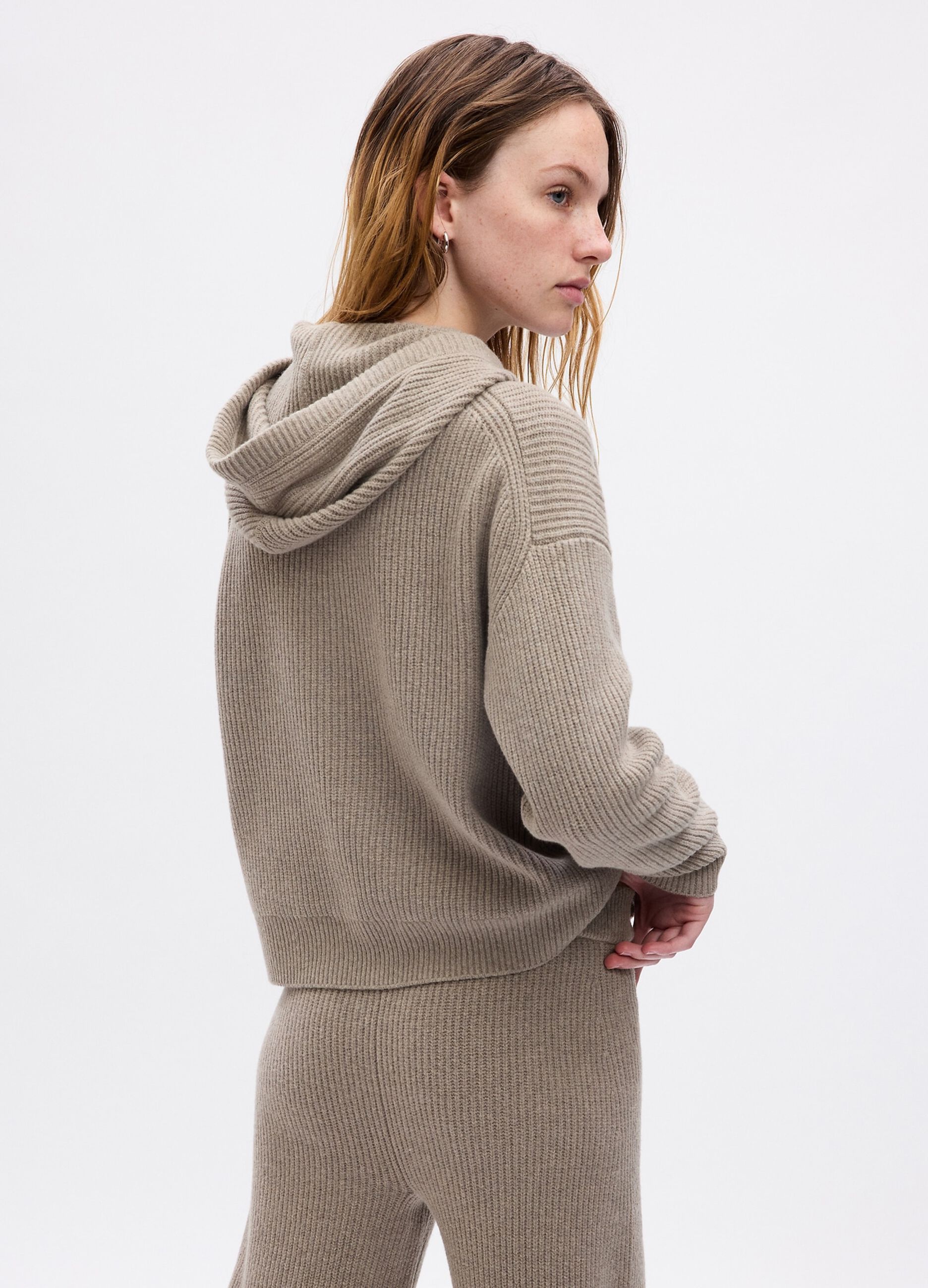 English ribbed sweater with hood_1