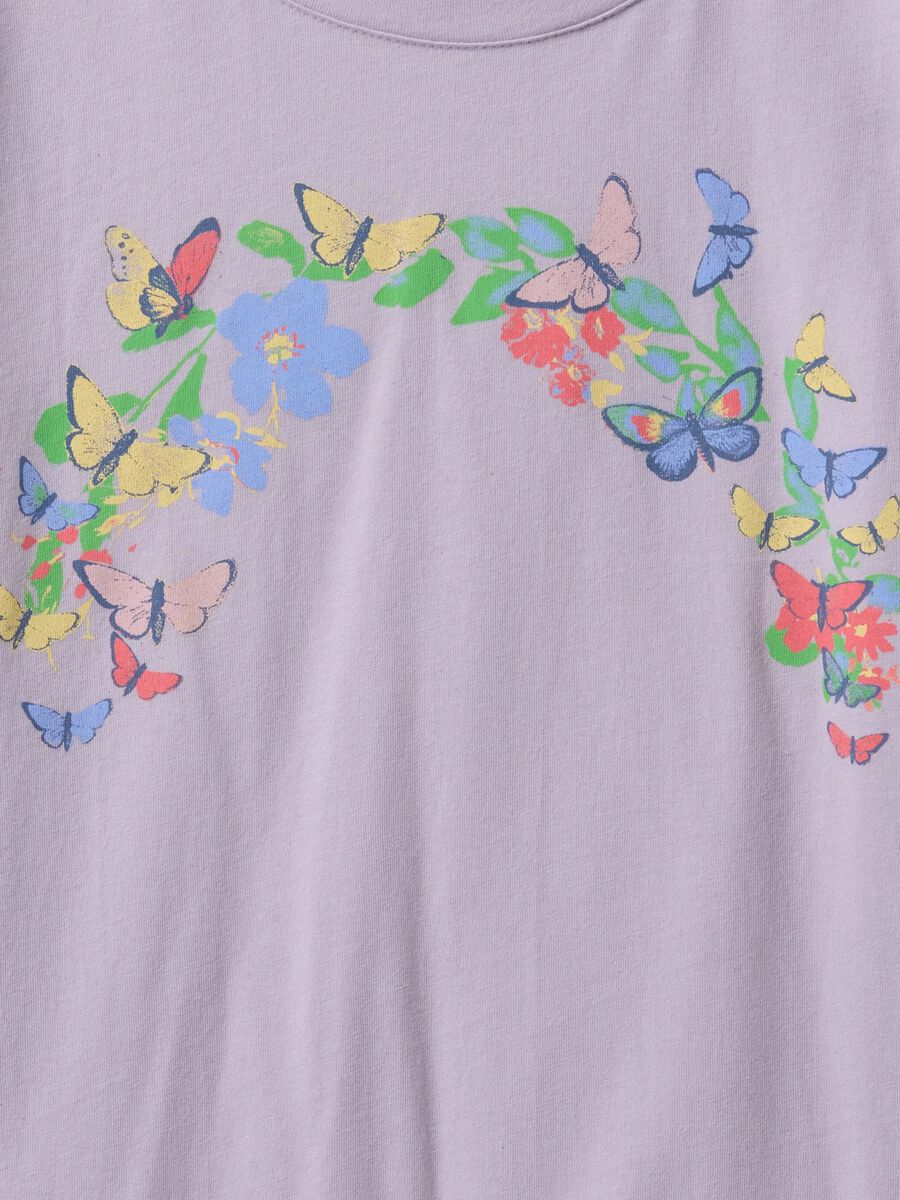 Maglietta a maniche corte lilla con farfalle e fiori stampati Bambina_3