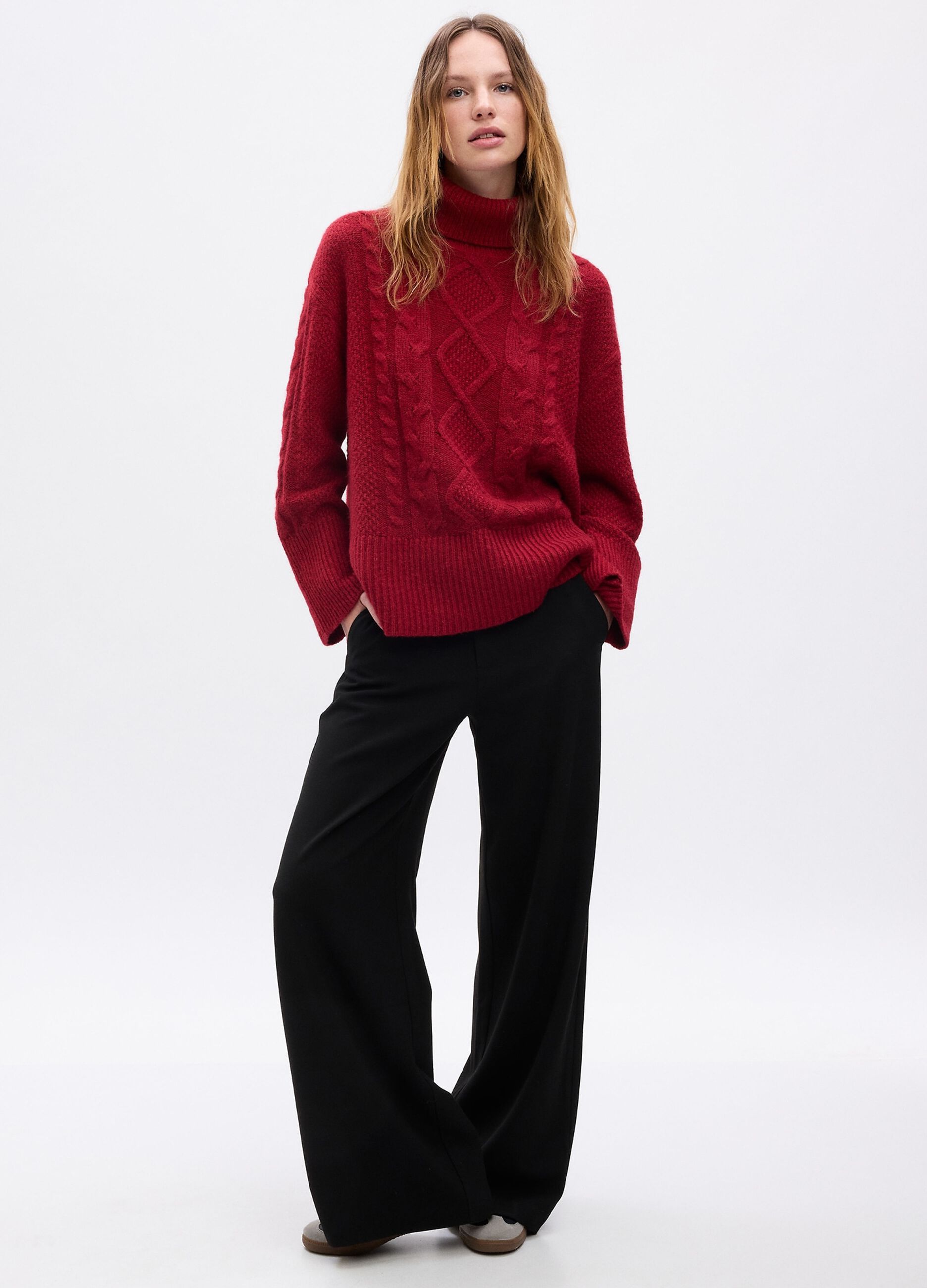 Turtle-neck pullover with slits