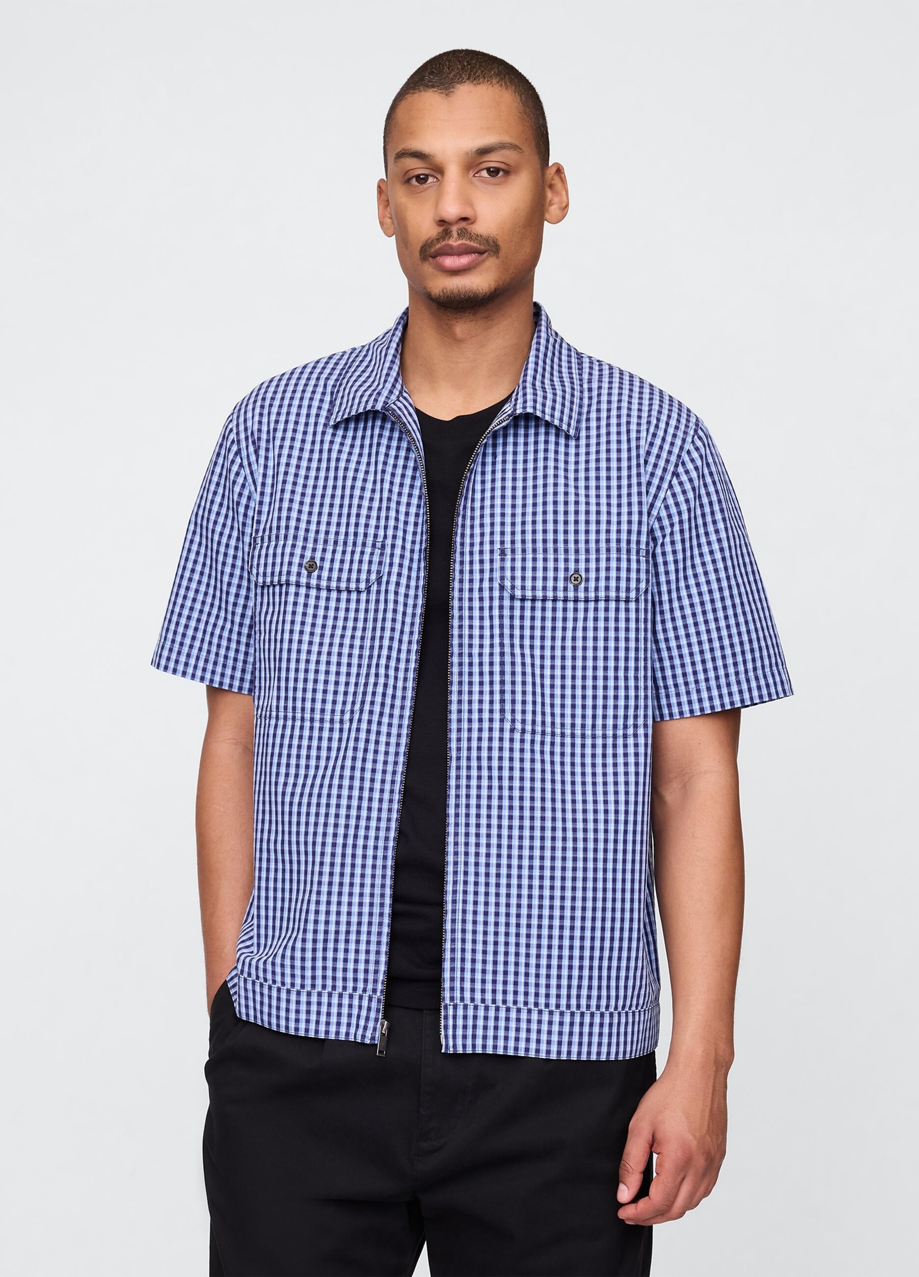 Blue checked short-sleeve shirt