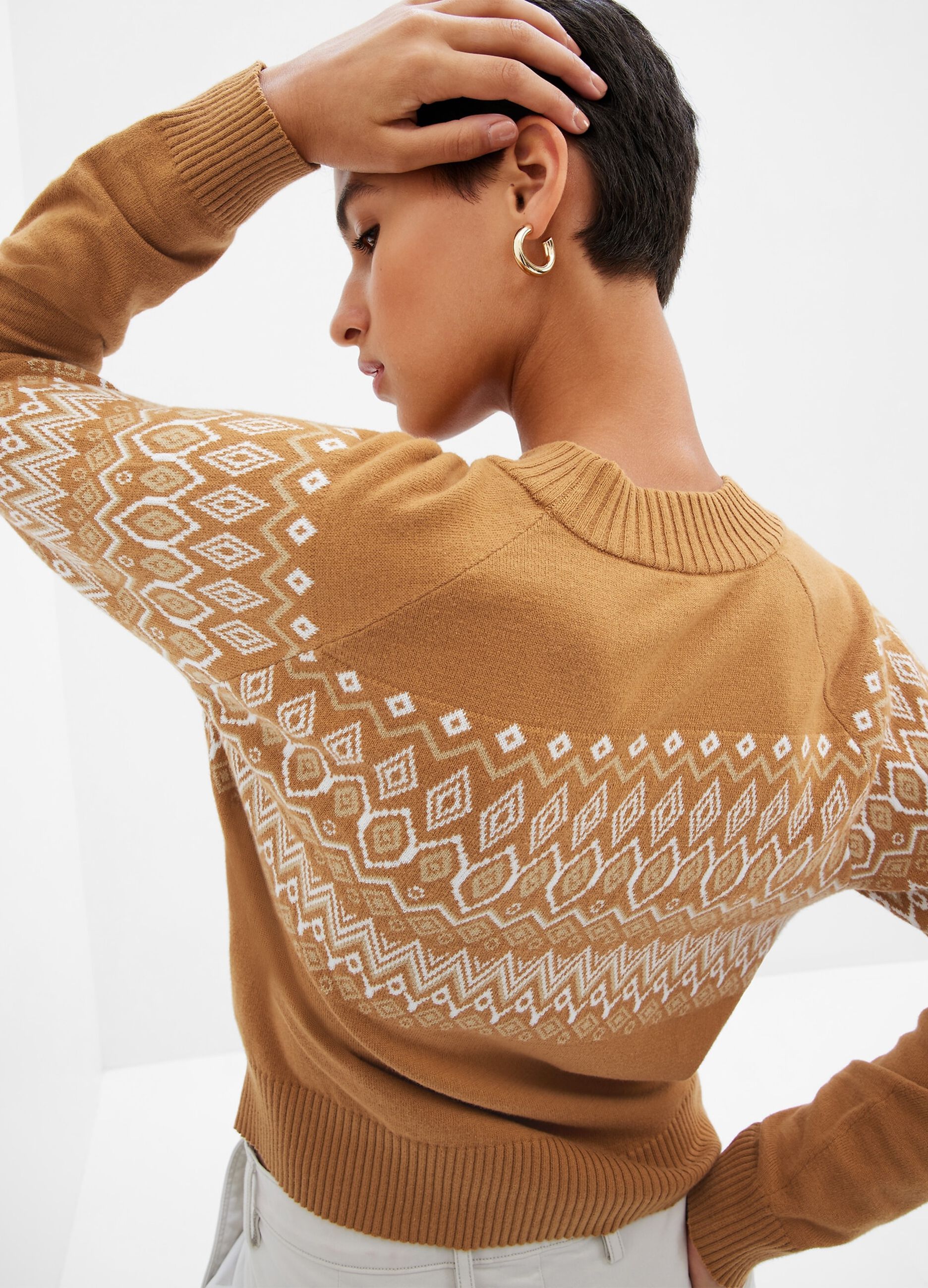 Pullover with jacquard geometric designs_1