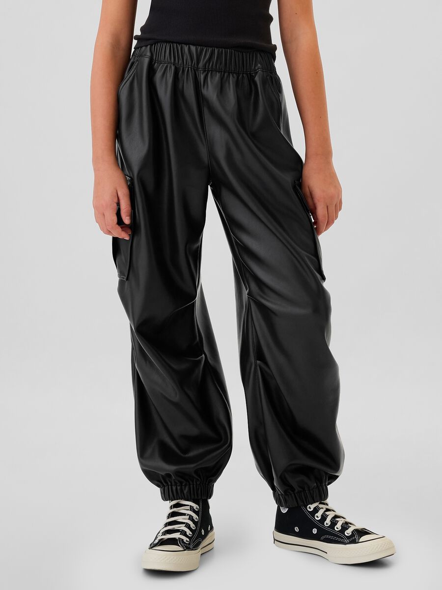 Pantalone parachute cargo effetto lucido Bambina_1