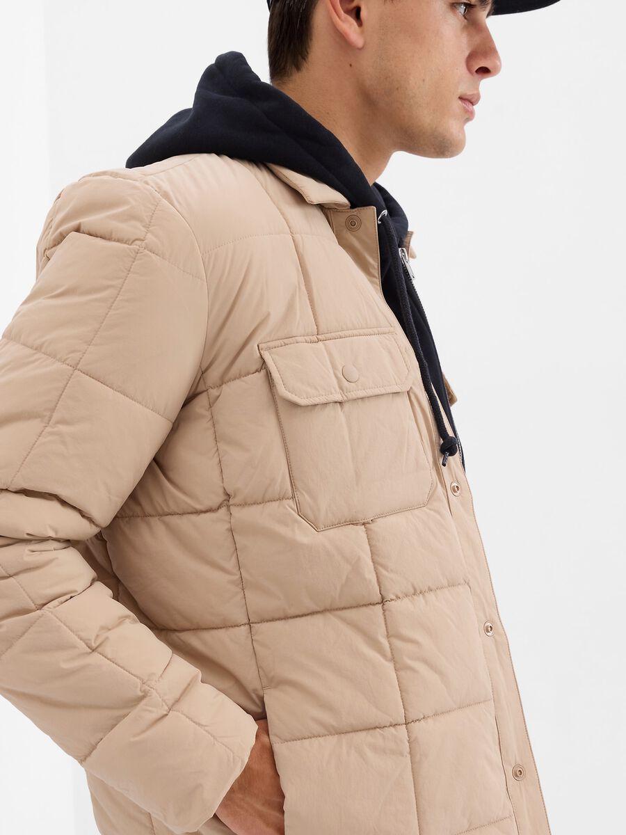 Quilted jacket with pockets. Man_2
