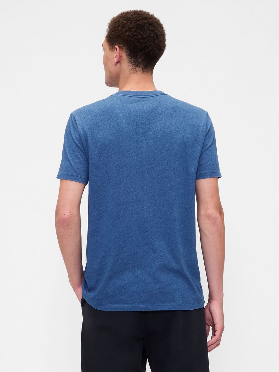 T-shirt blu a maniche corte in cotone Uomo_1
