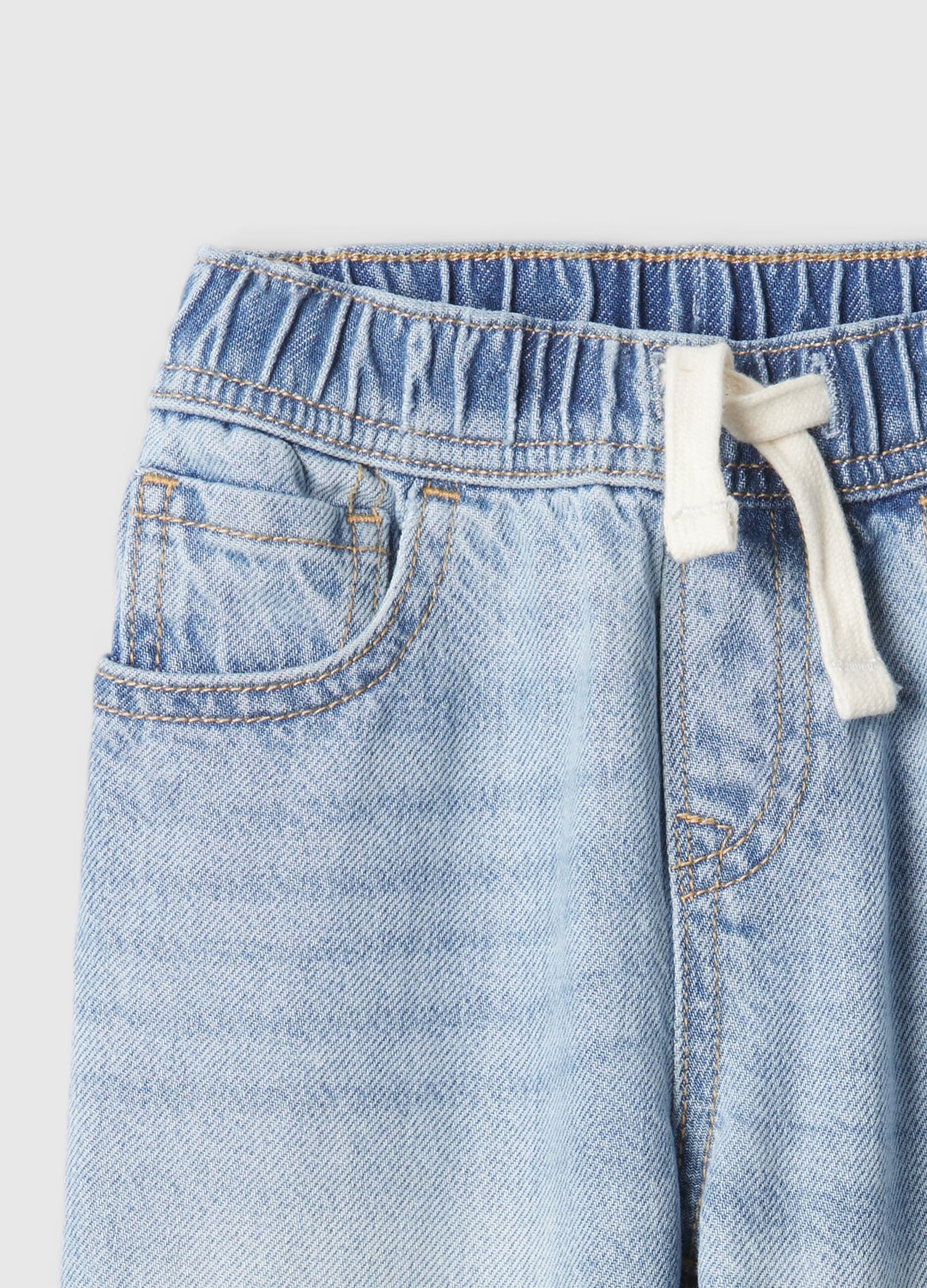 Baggy-fit jeans with five pockets and drawstring_2