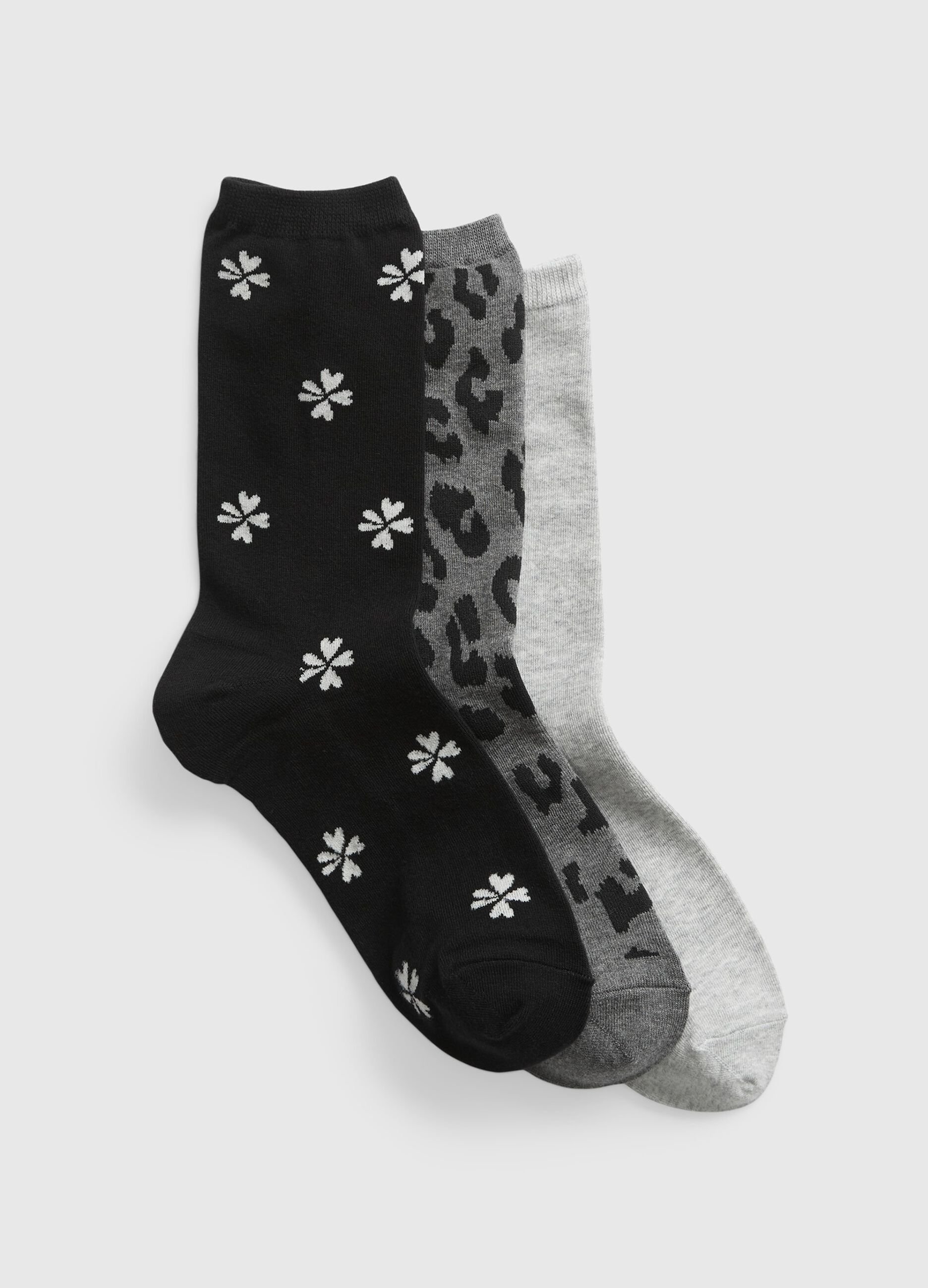Three-pair pack socks with floral pattern