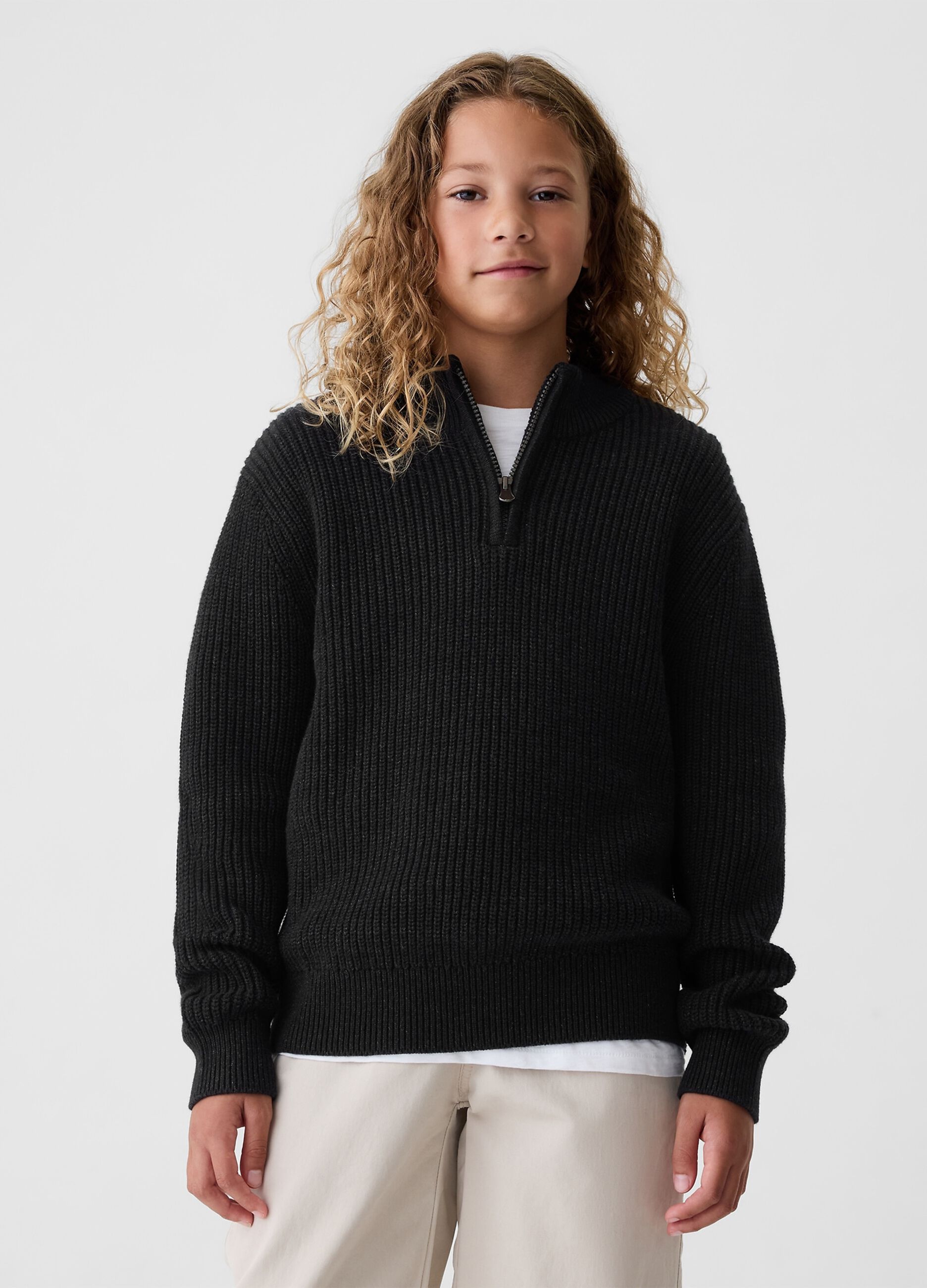 Pullover mock neck con mezza zip