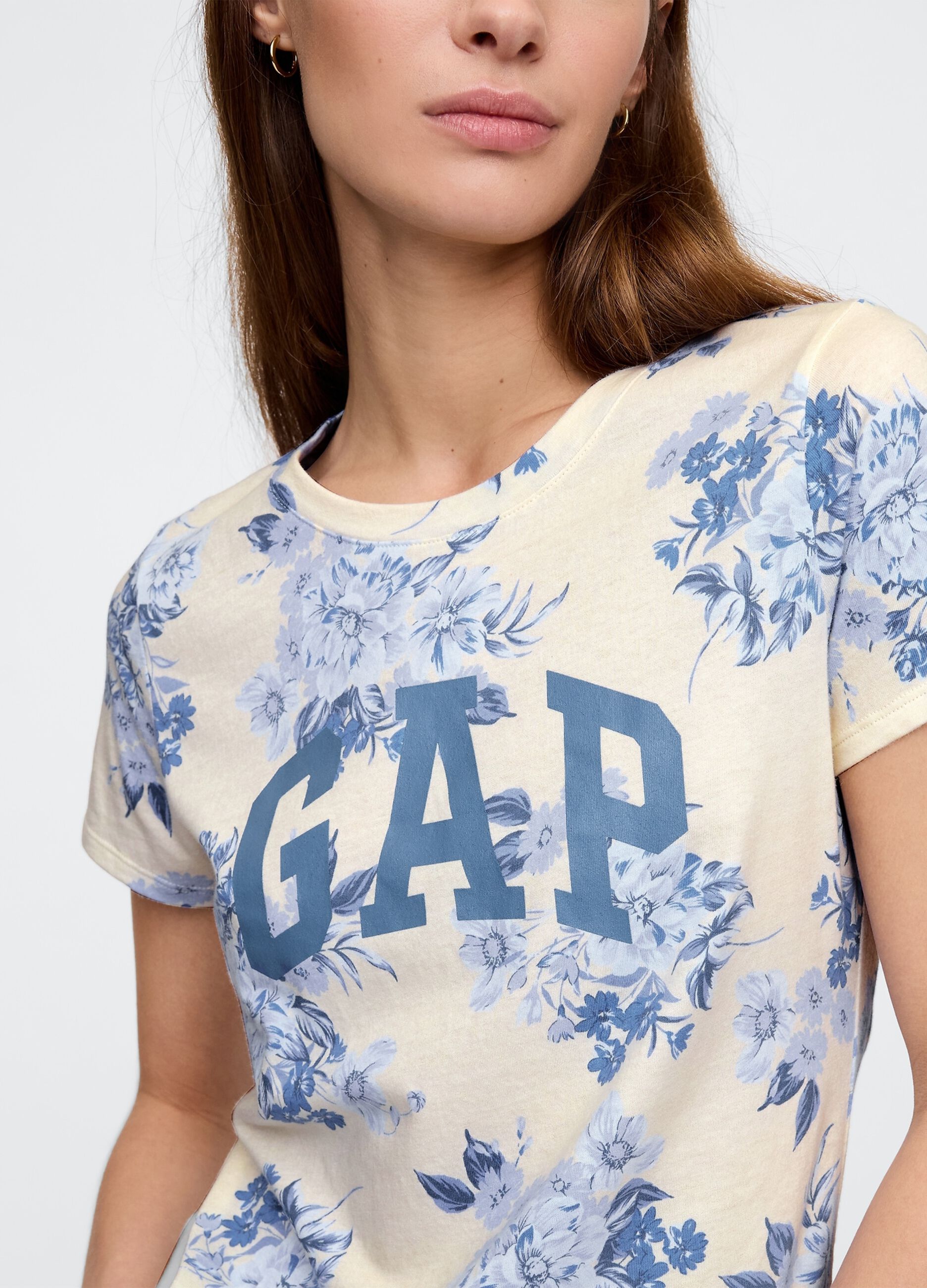 T-shirt a maniche corte con logo Gap e stampa floreale_3
