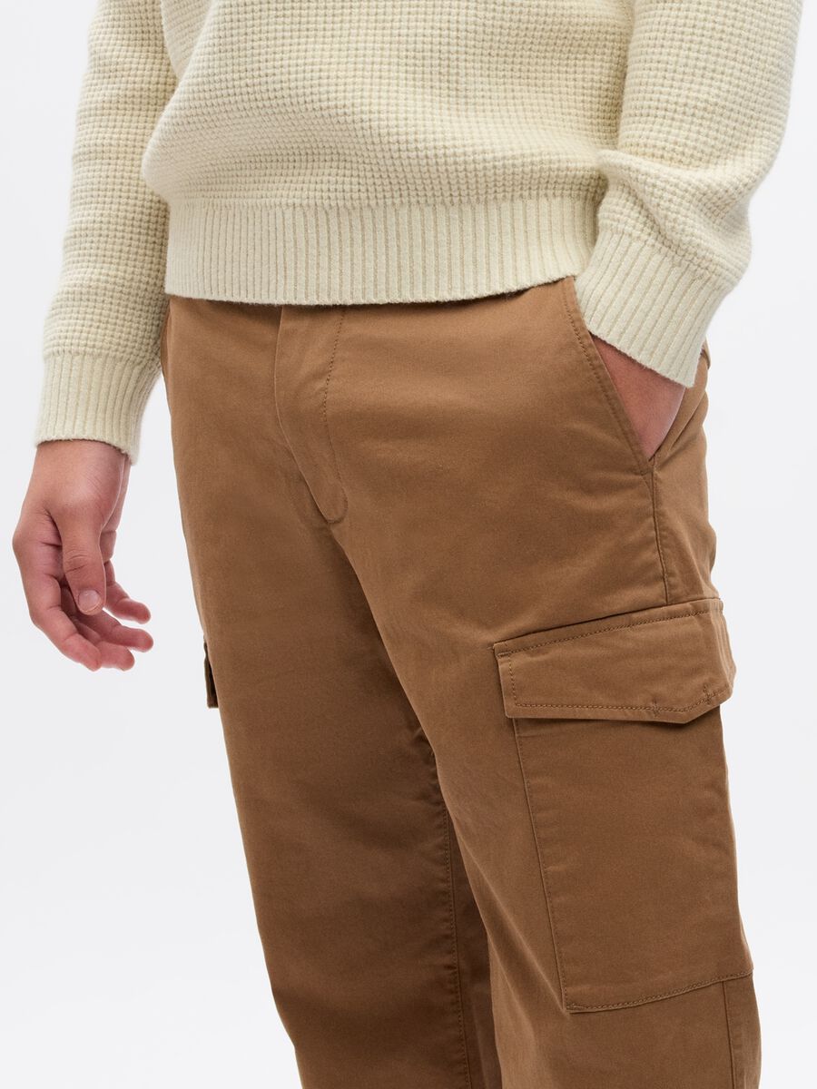 Slim-fit cargo trousers in stretch cotton Man_2