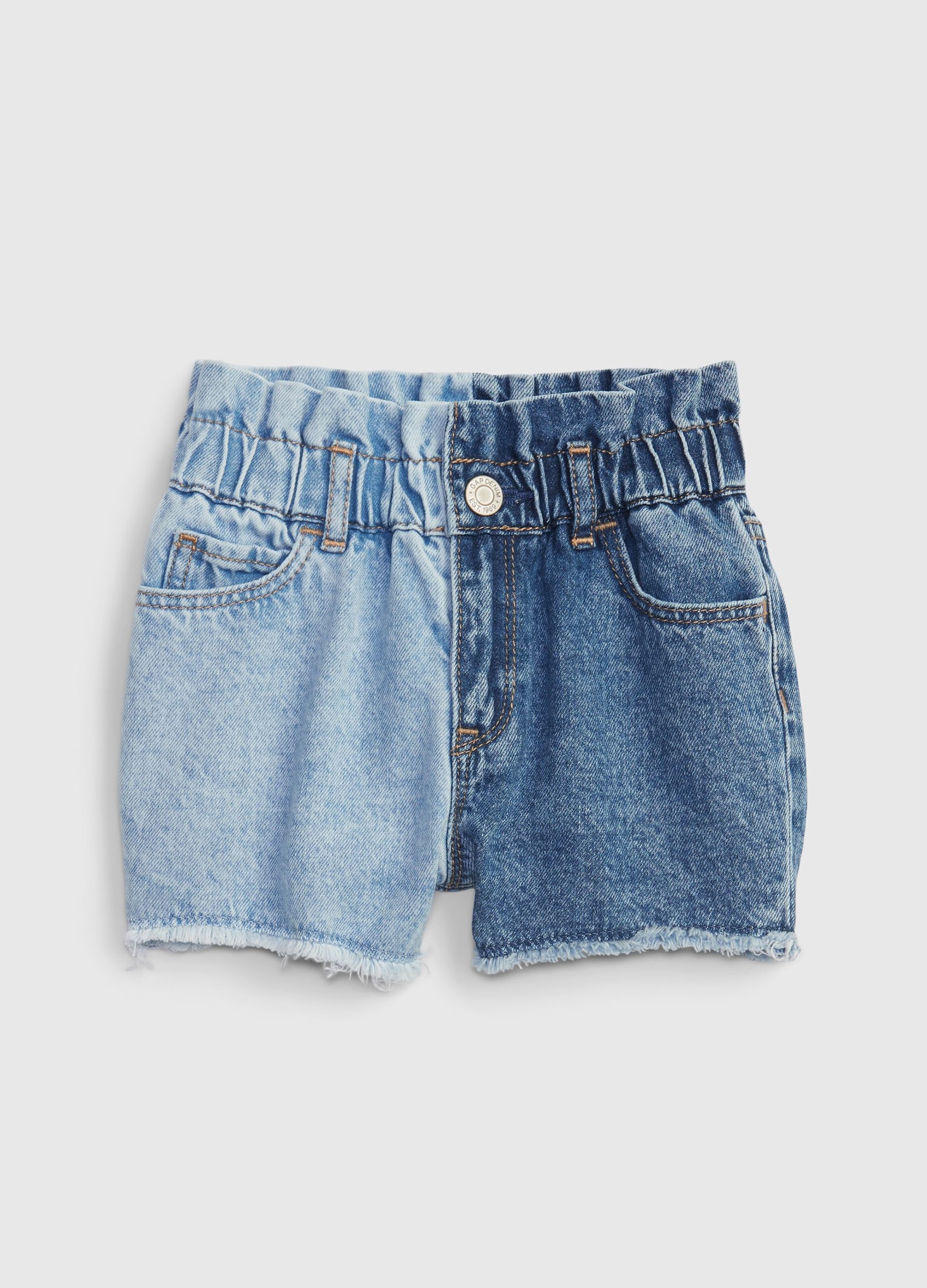 Mum-fit shorts in two-tone denim.