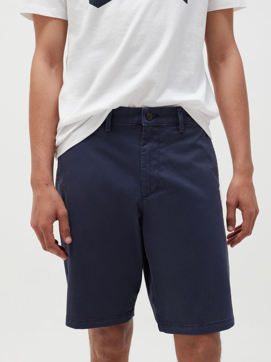 Chino Bermuda shorts in Lyocell and cotton Man_1