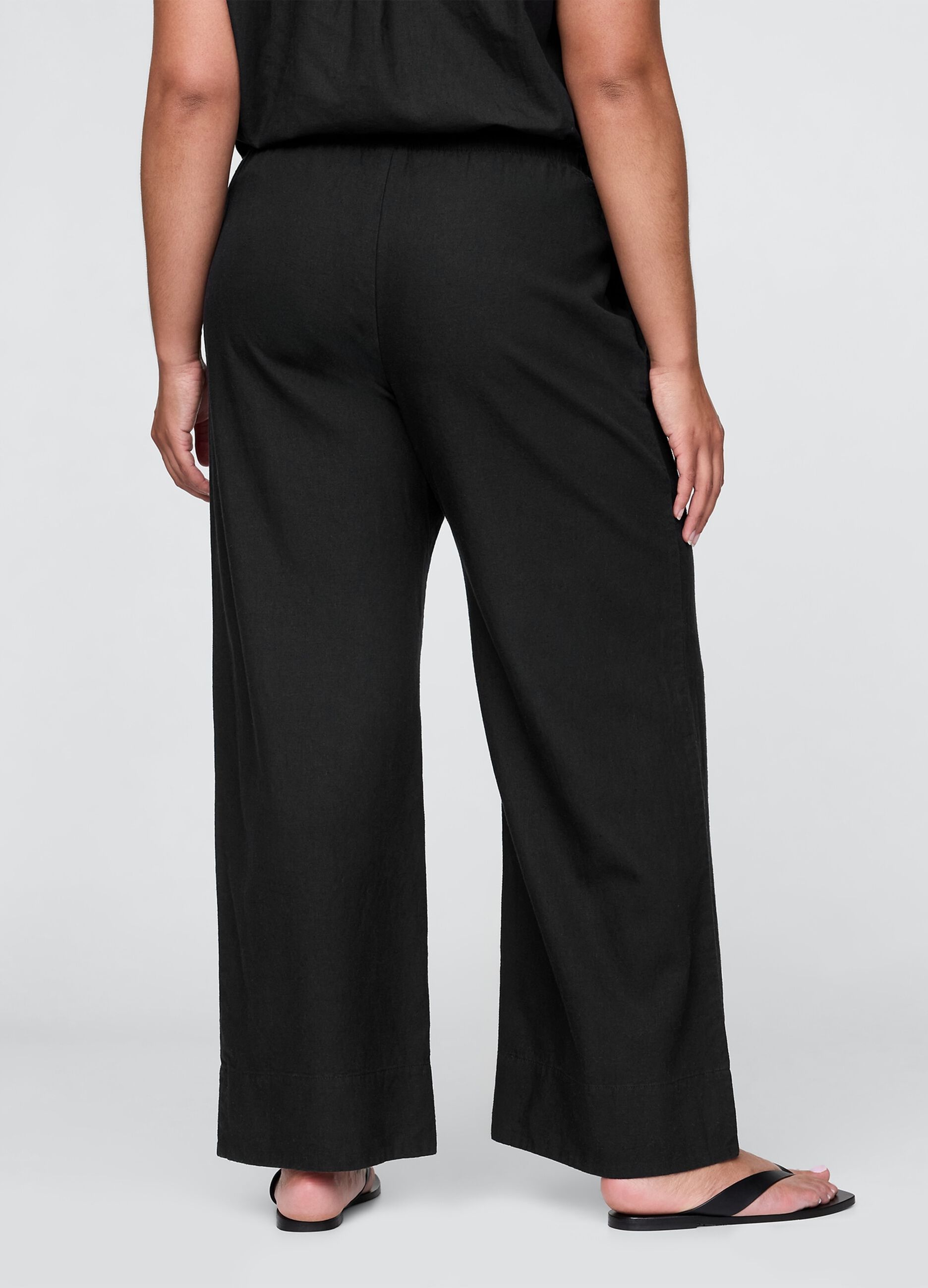 Pantaloni larghi neri in misto lino e viscosa Gap_5
