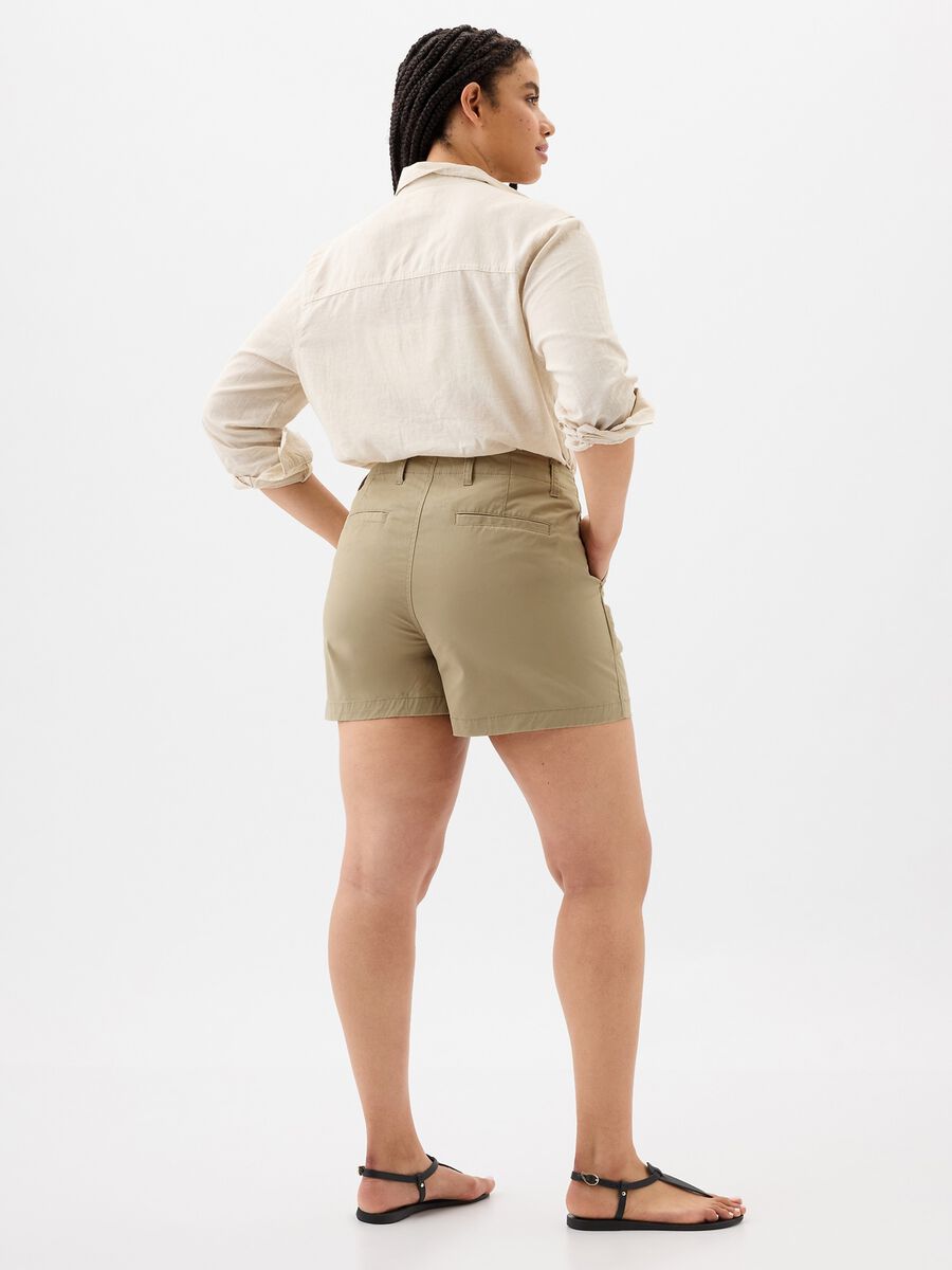 Chino shorts in stretch cotton Woman_3