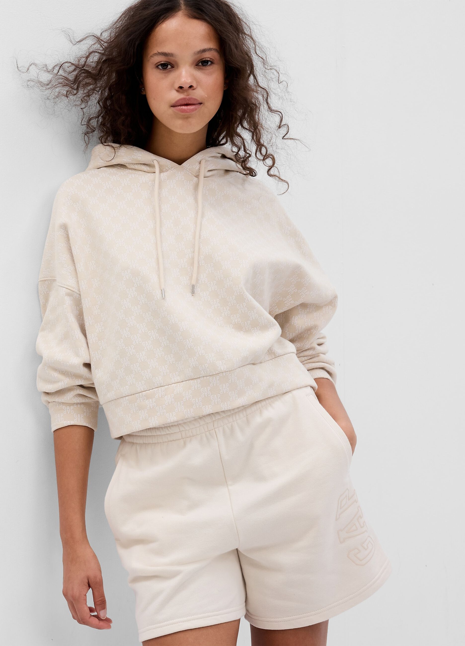 Felpa crop con stampa logo all-over