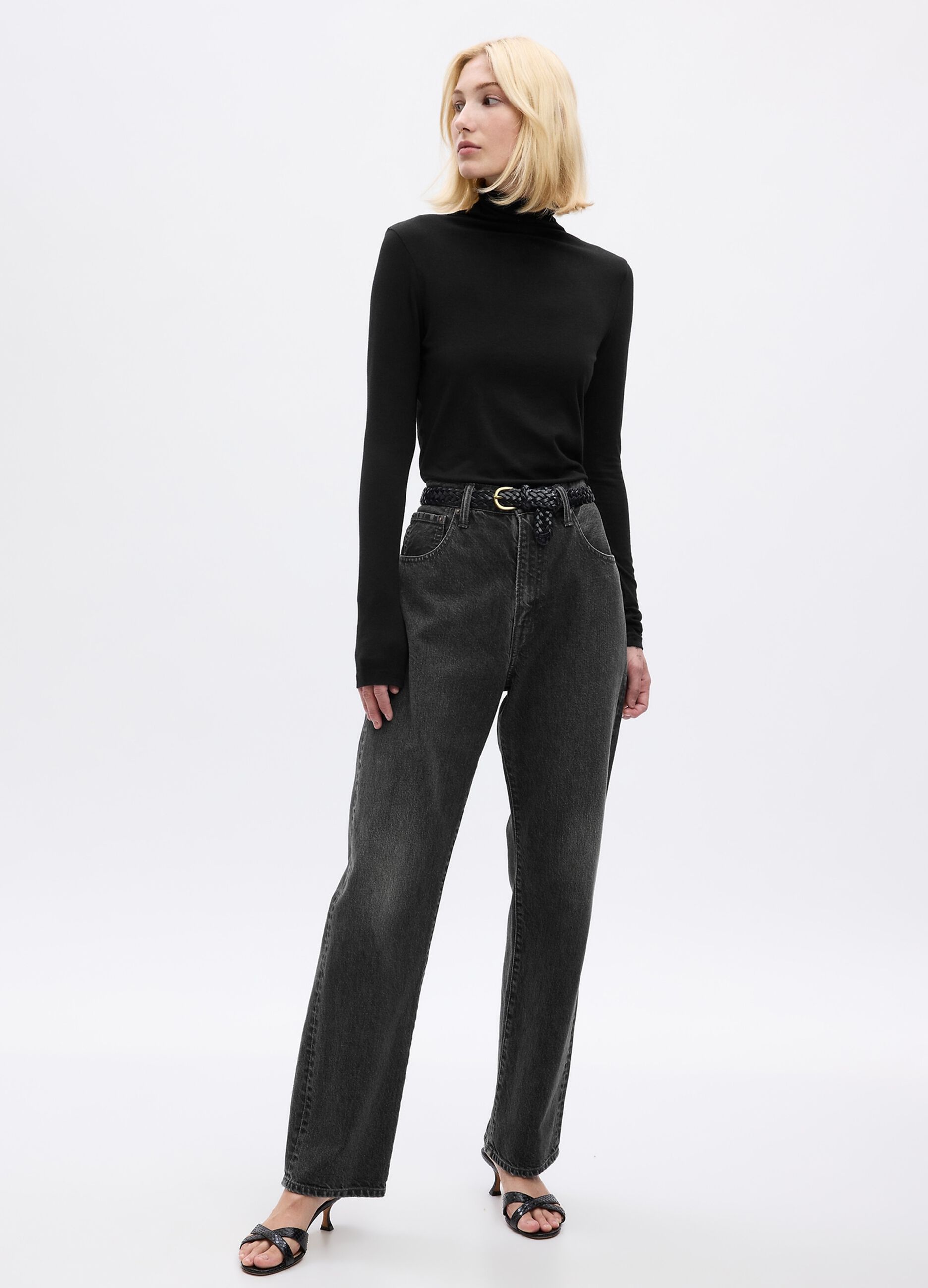 T-shirt a collo alto con maniche lunghe