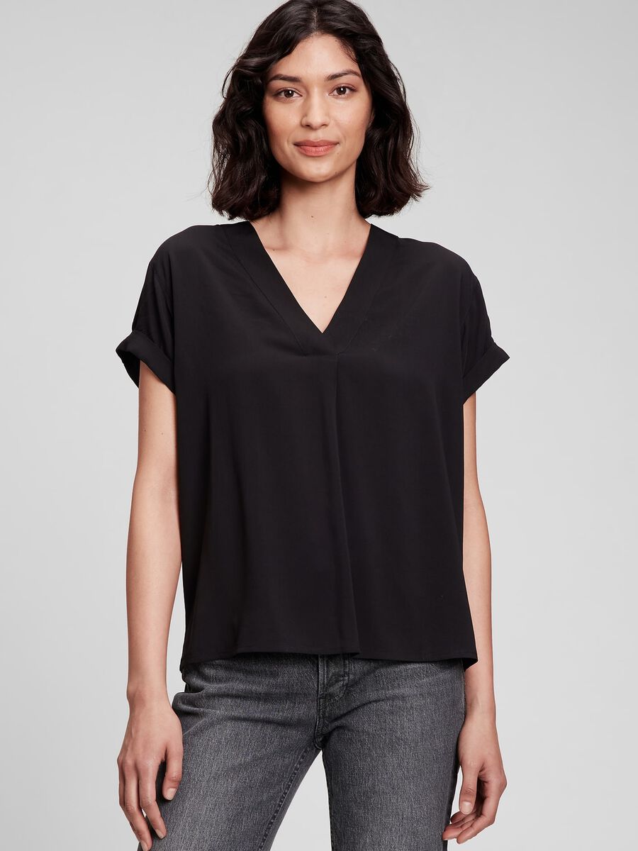 T-shirt in viscosa con scollo a V Donna_0