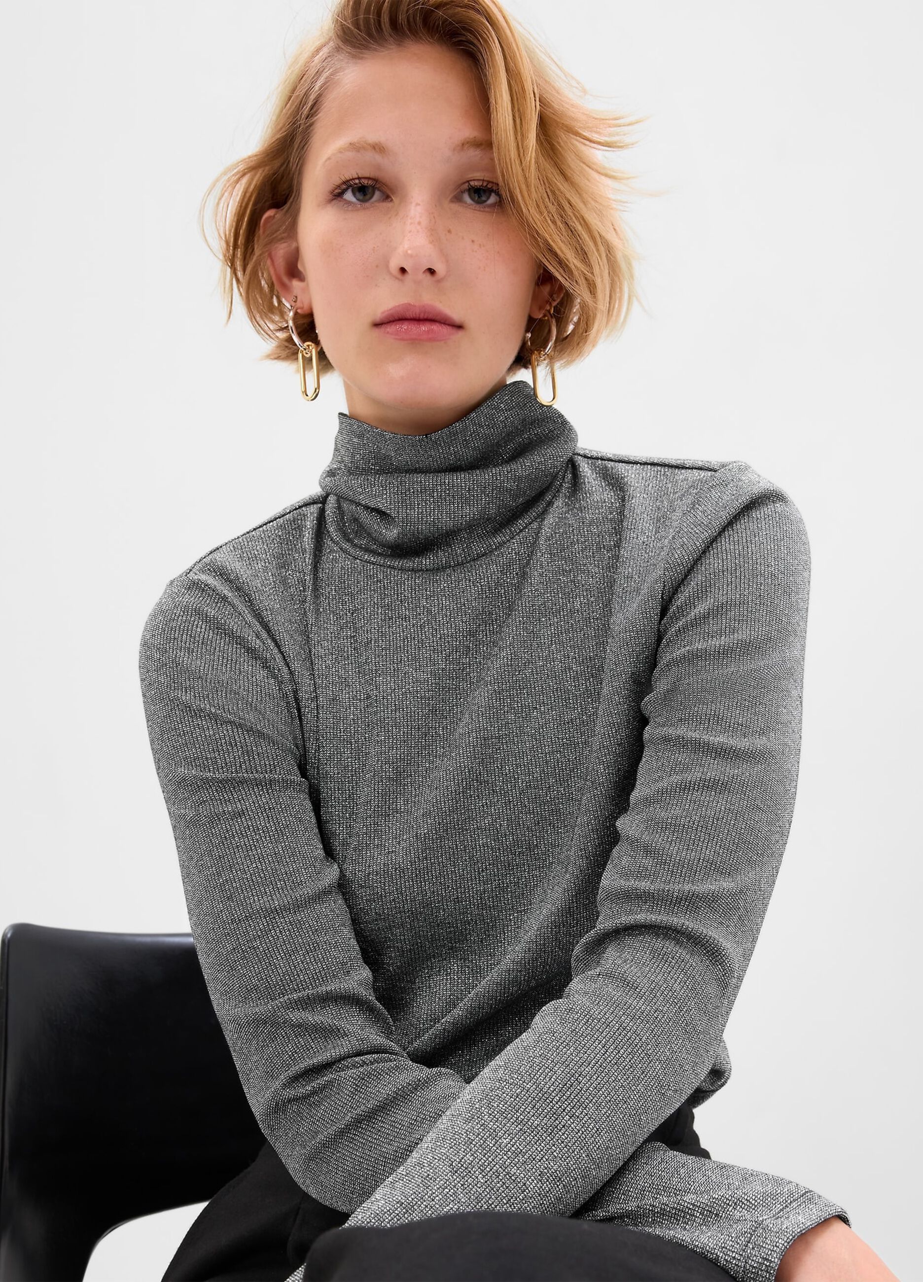 T-shirt in lurex a collo alto