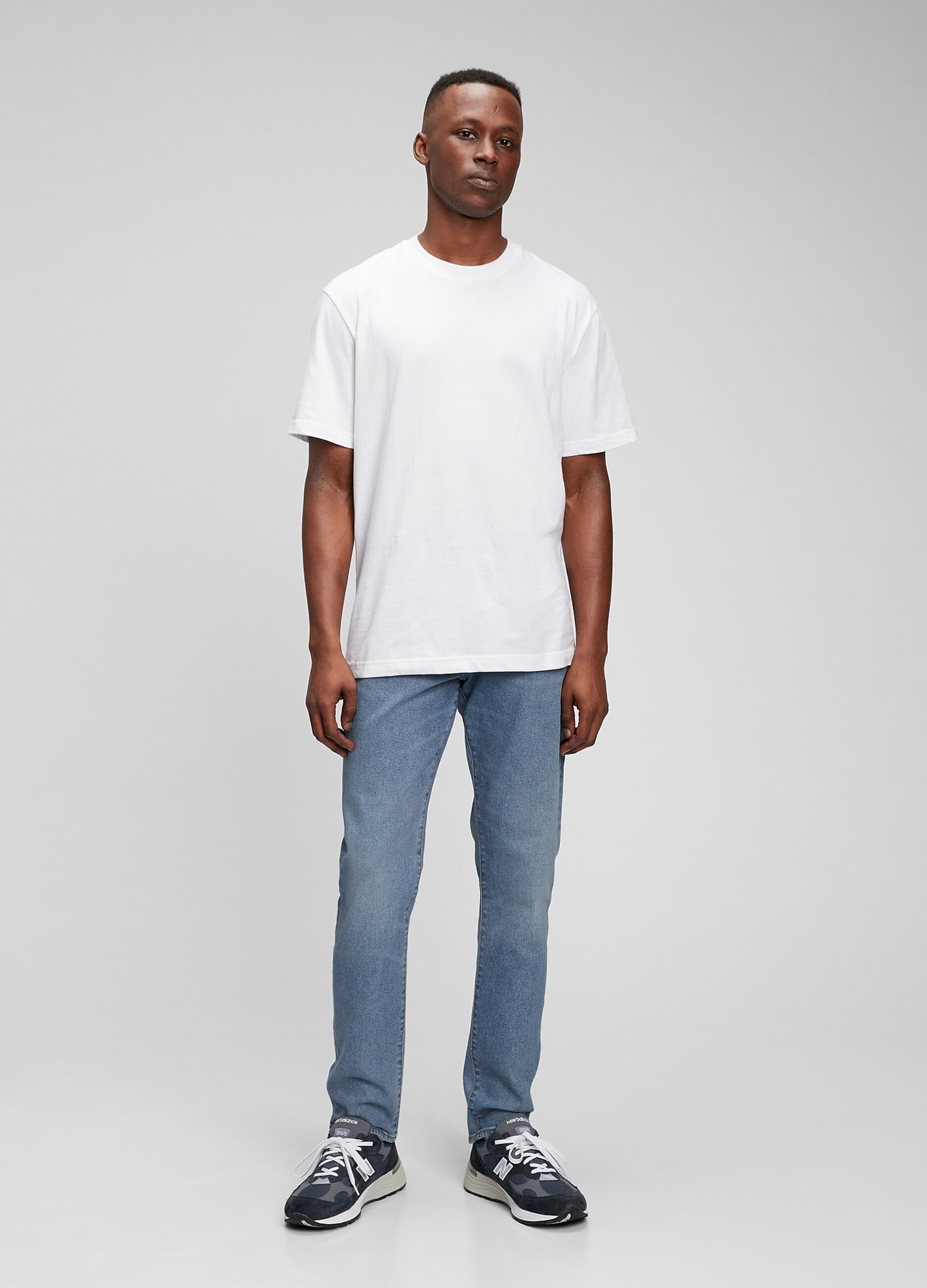 Slim-fit jeans with discolouring