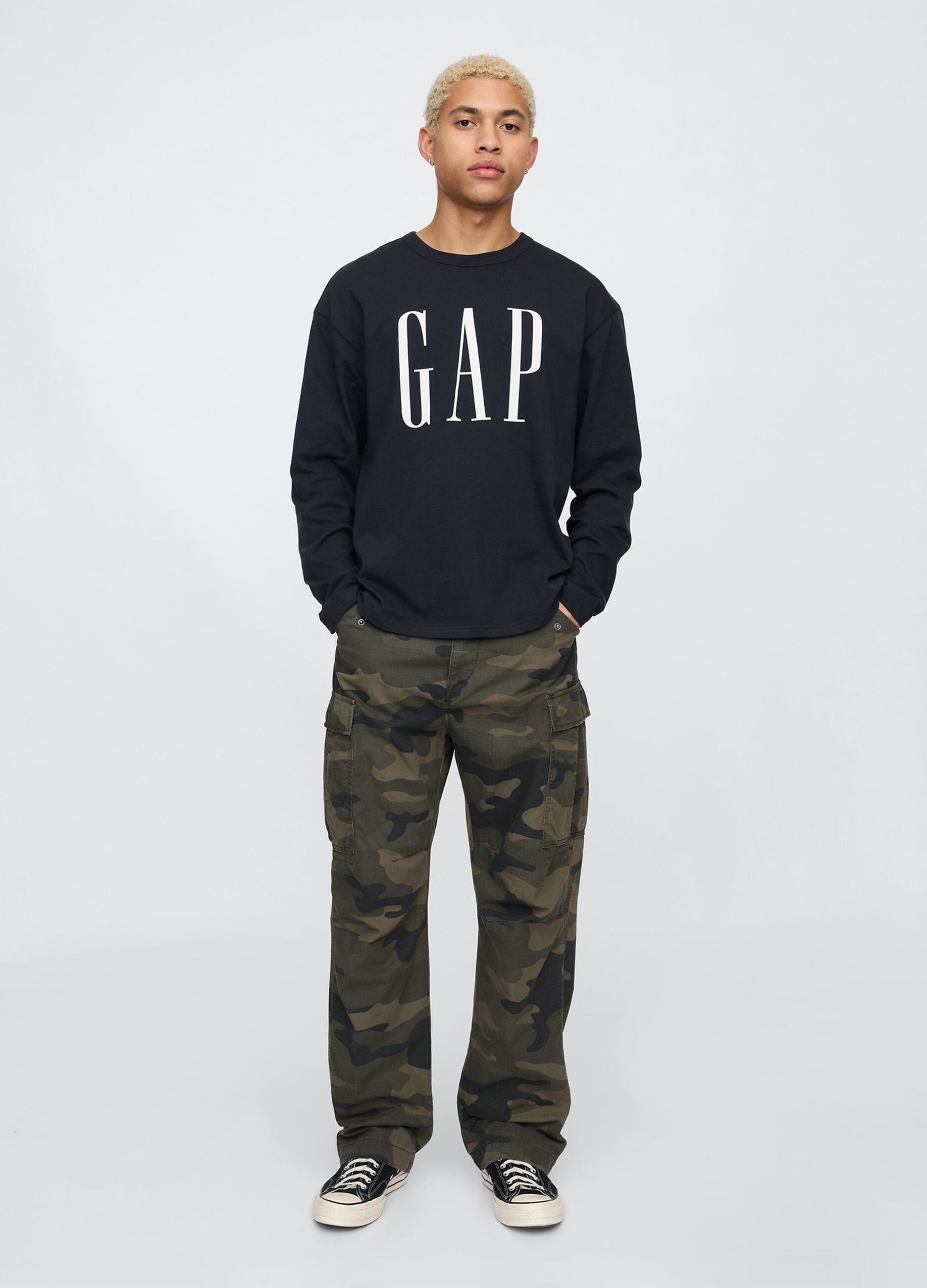 T-shirt a maniche lunghe nera in cotone GAP_1