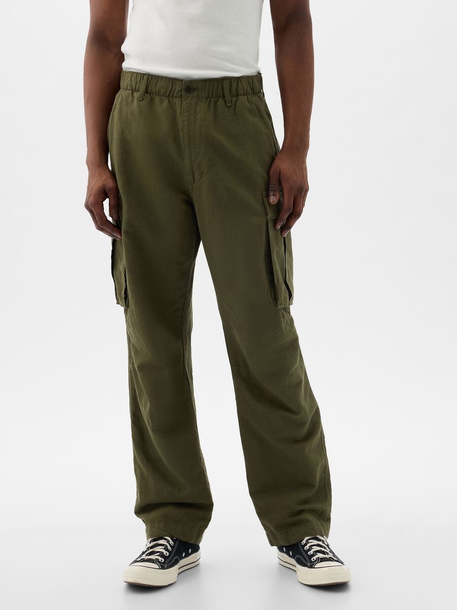 Cargo parachute trousers in linen and cotton Man_3