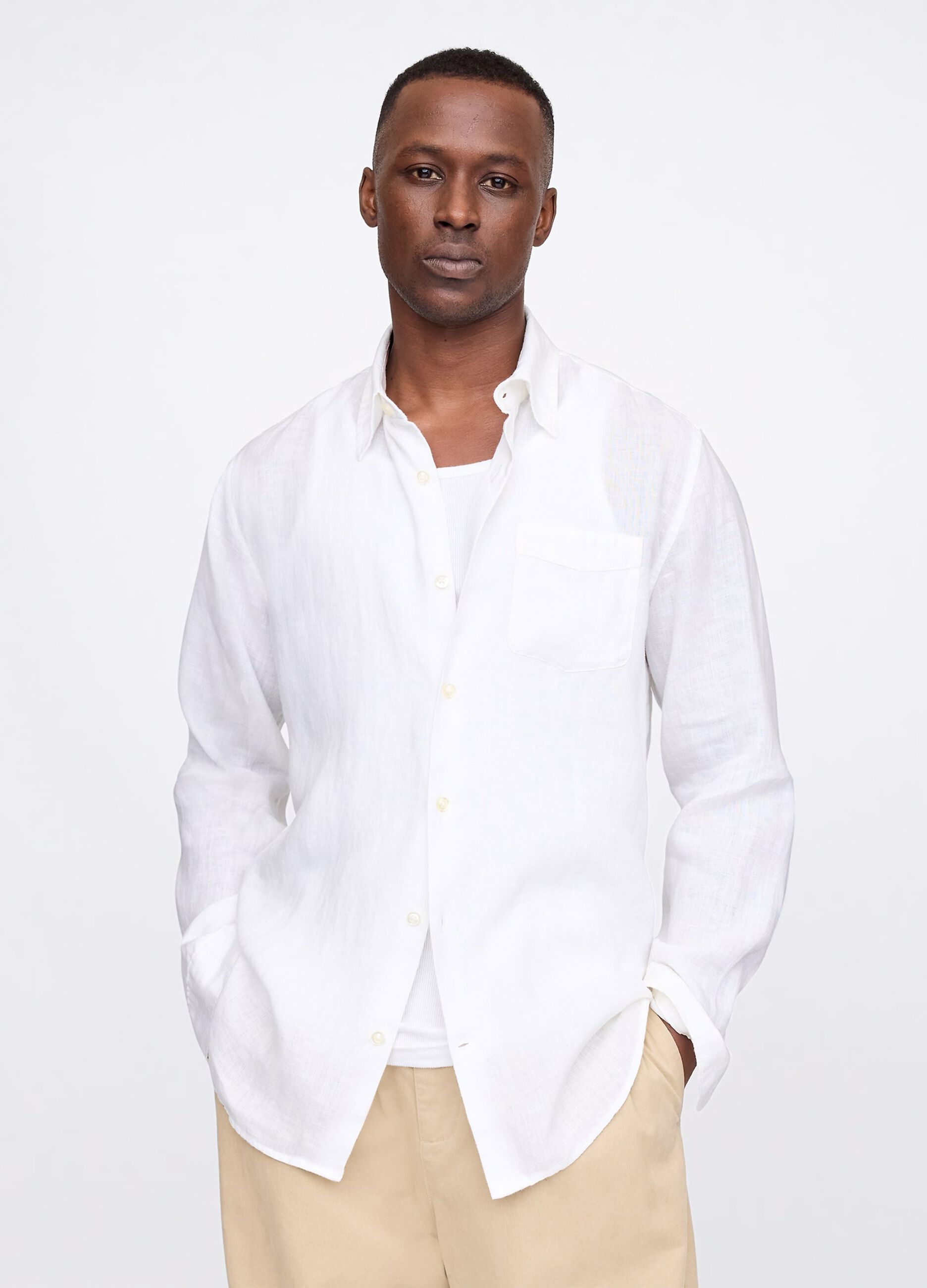 Camicia bianca a maniche lunghe in lino
