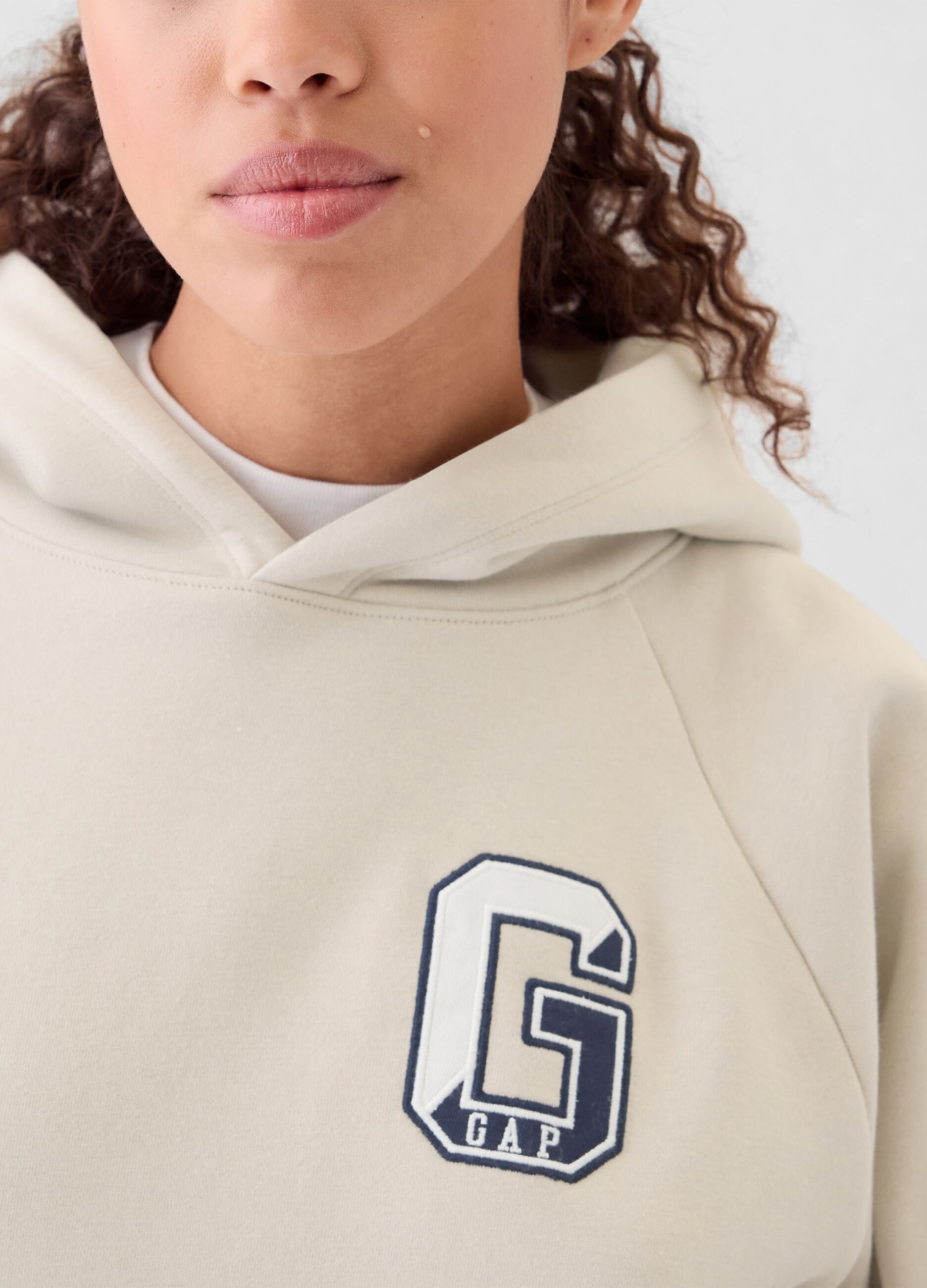 Felpa con cappuccio maniche raglan_3