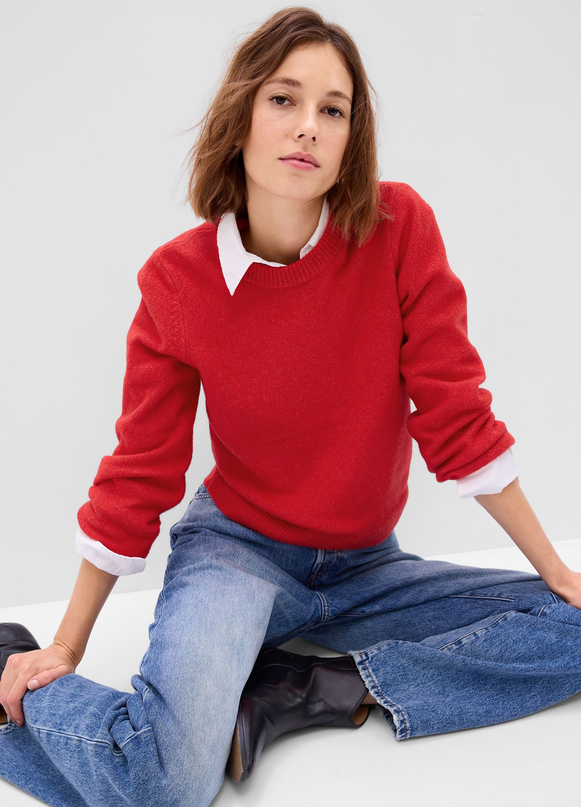 Solid colour pullover with round neck