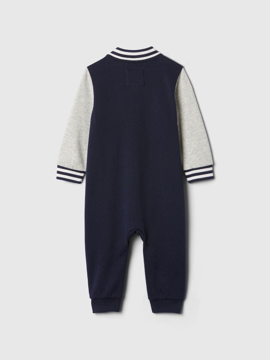 Tutina varsity con ricamo orsetto e lettering Neonato_1