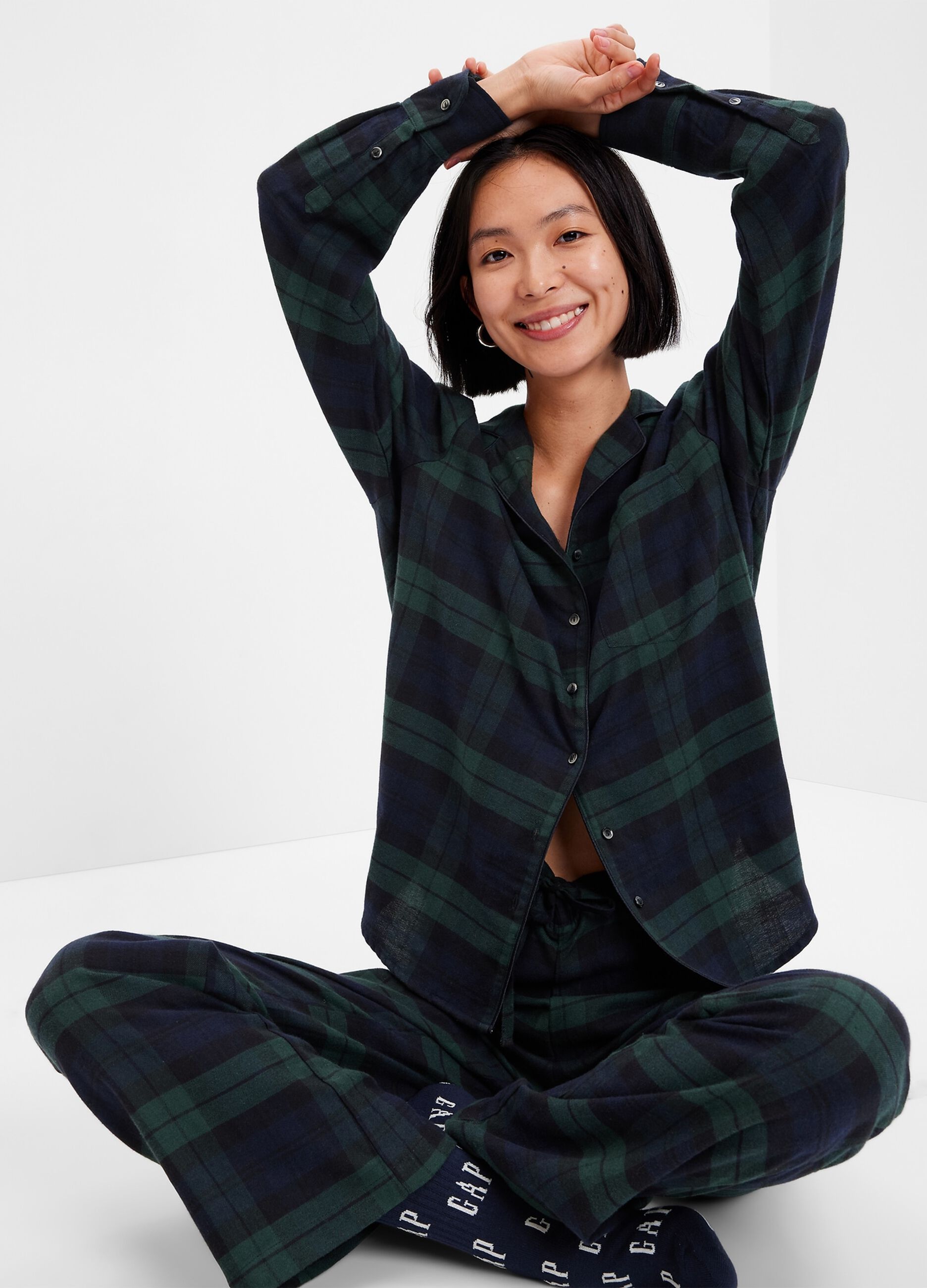 Full-length flannel pyjamas with tartan pattern