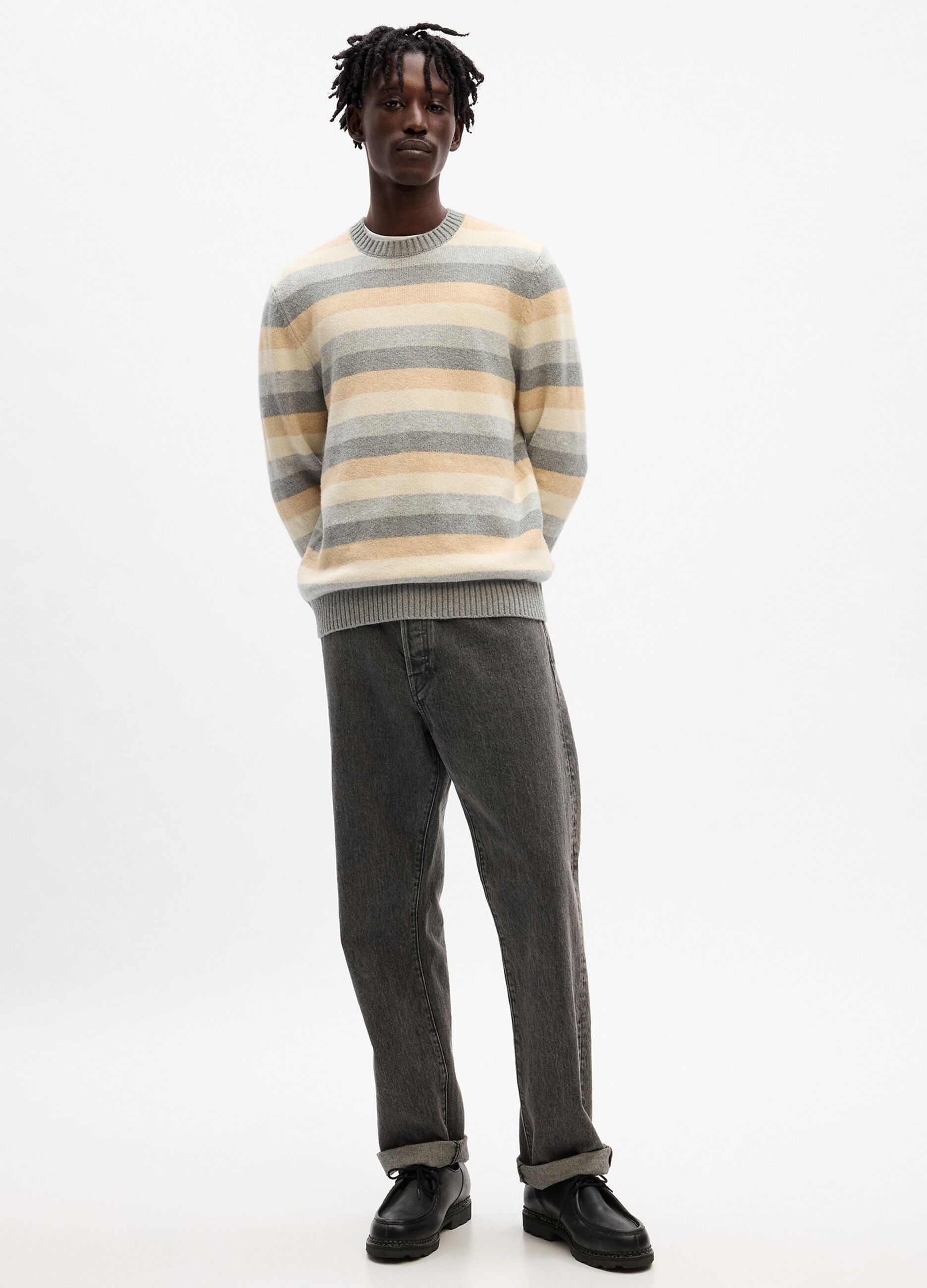 Round neck pullover