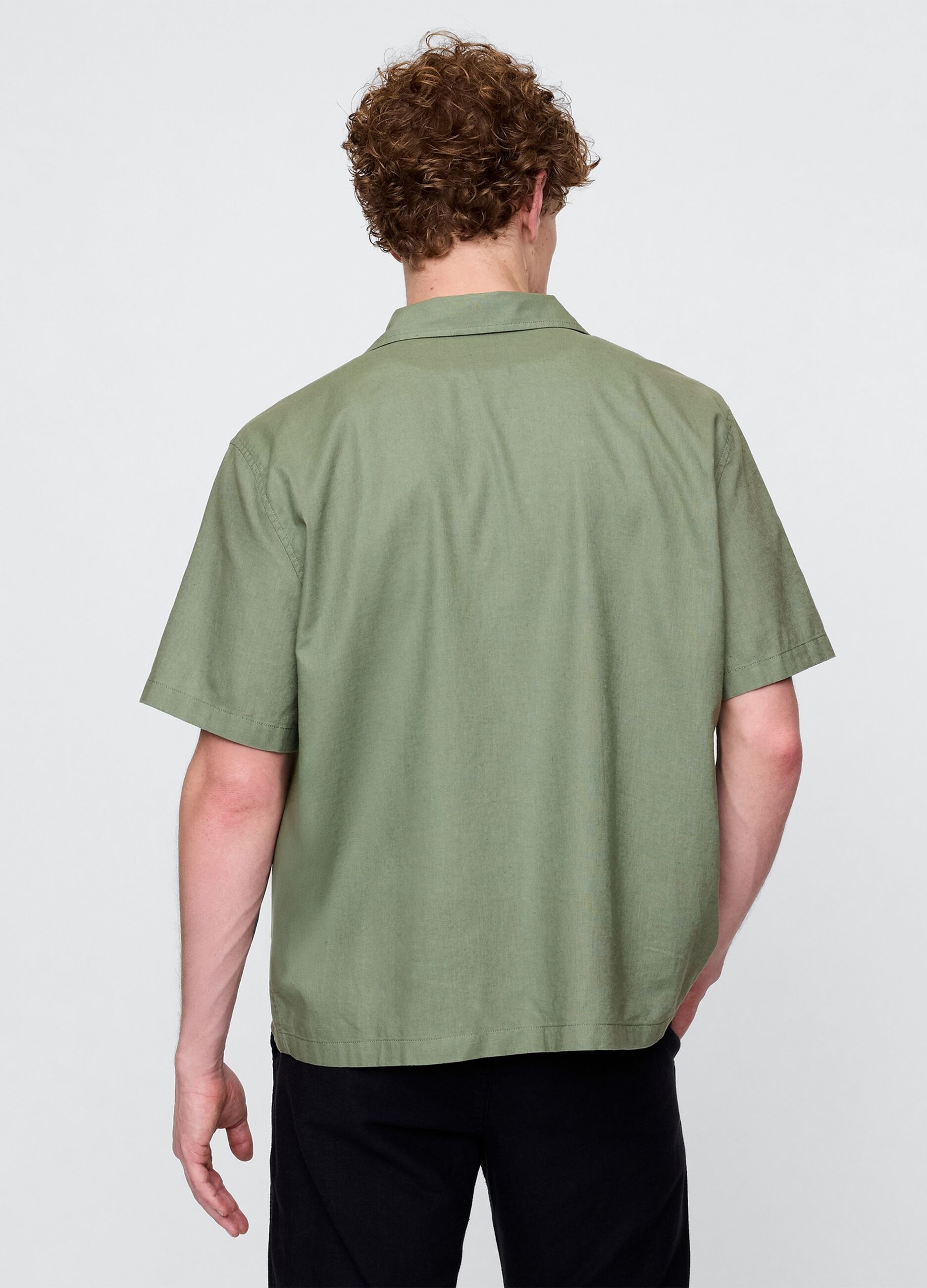 Camicia verde a maniche corte in lino e cotone_2