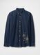 Camicia in denim ricamata con fiori_6
