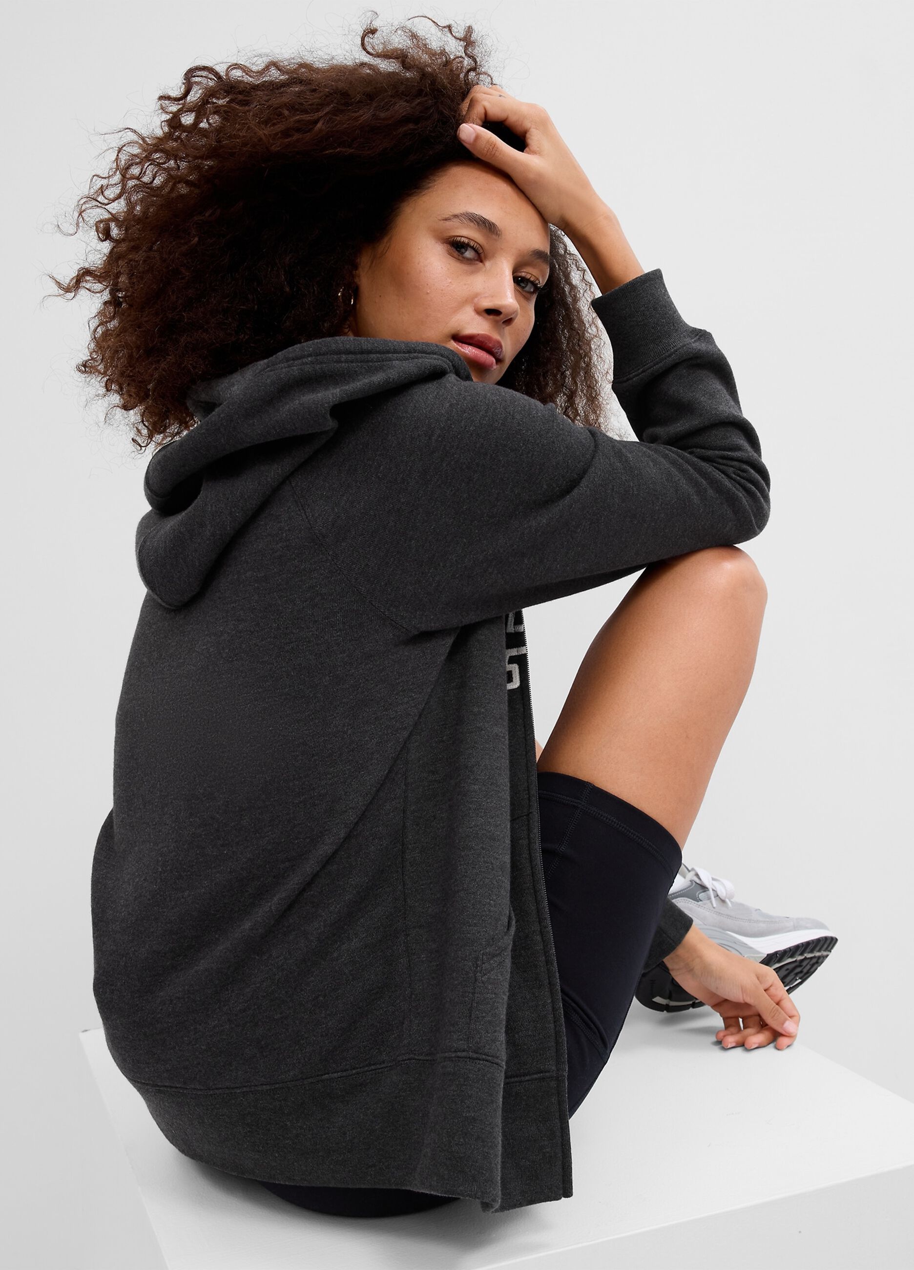 Full-zip sweatshirt with hood and logo embroidery_1
