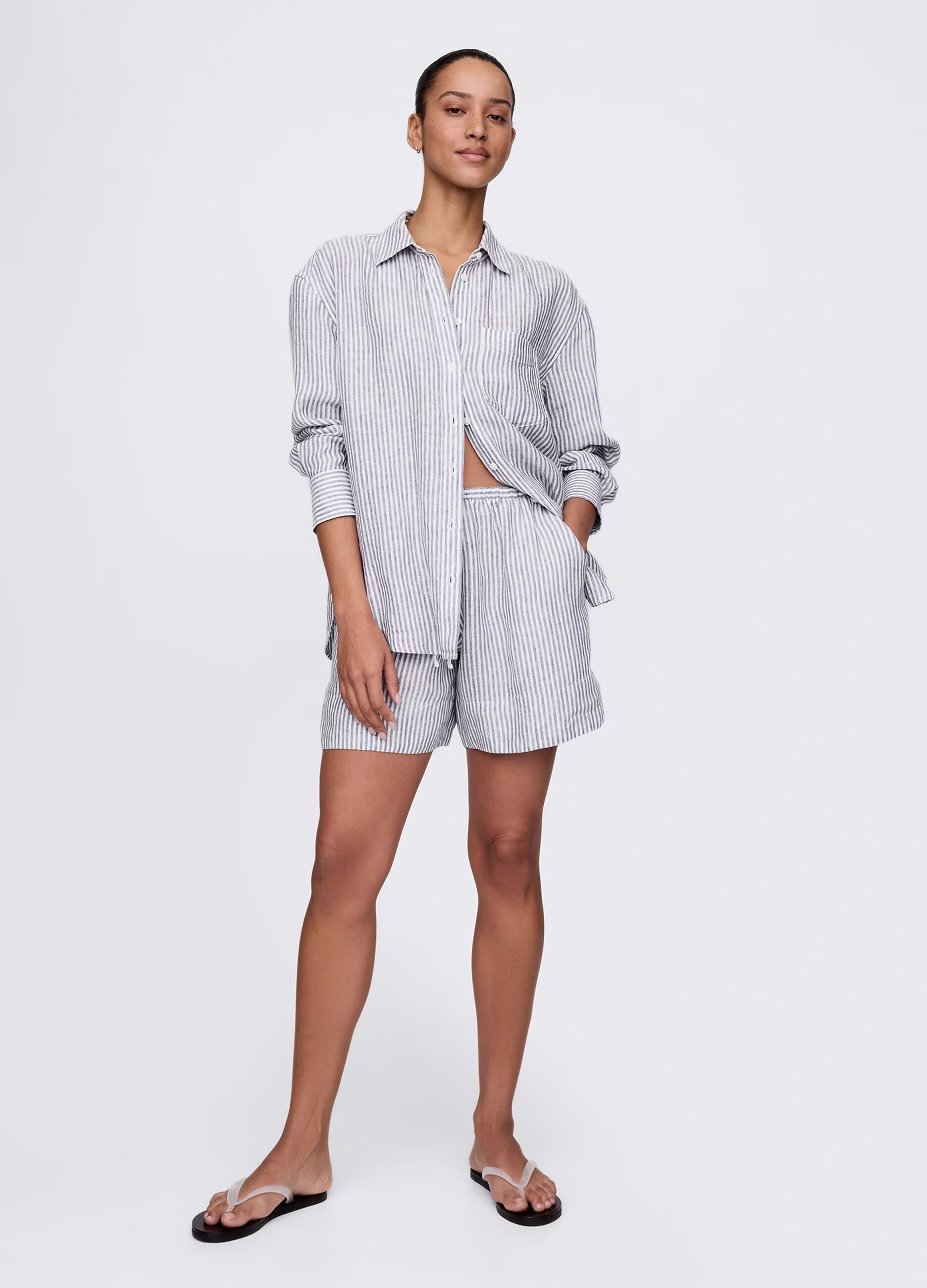 Camicia a righe bianche e blu ampia in puro lino_1