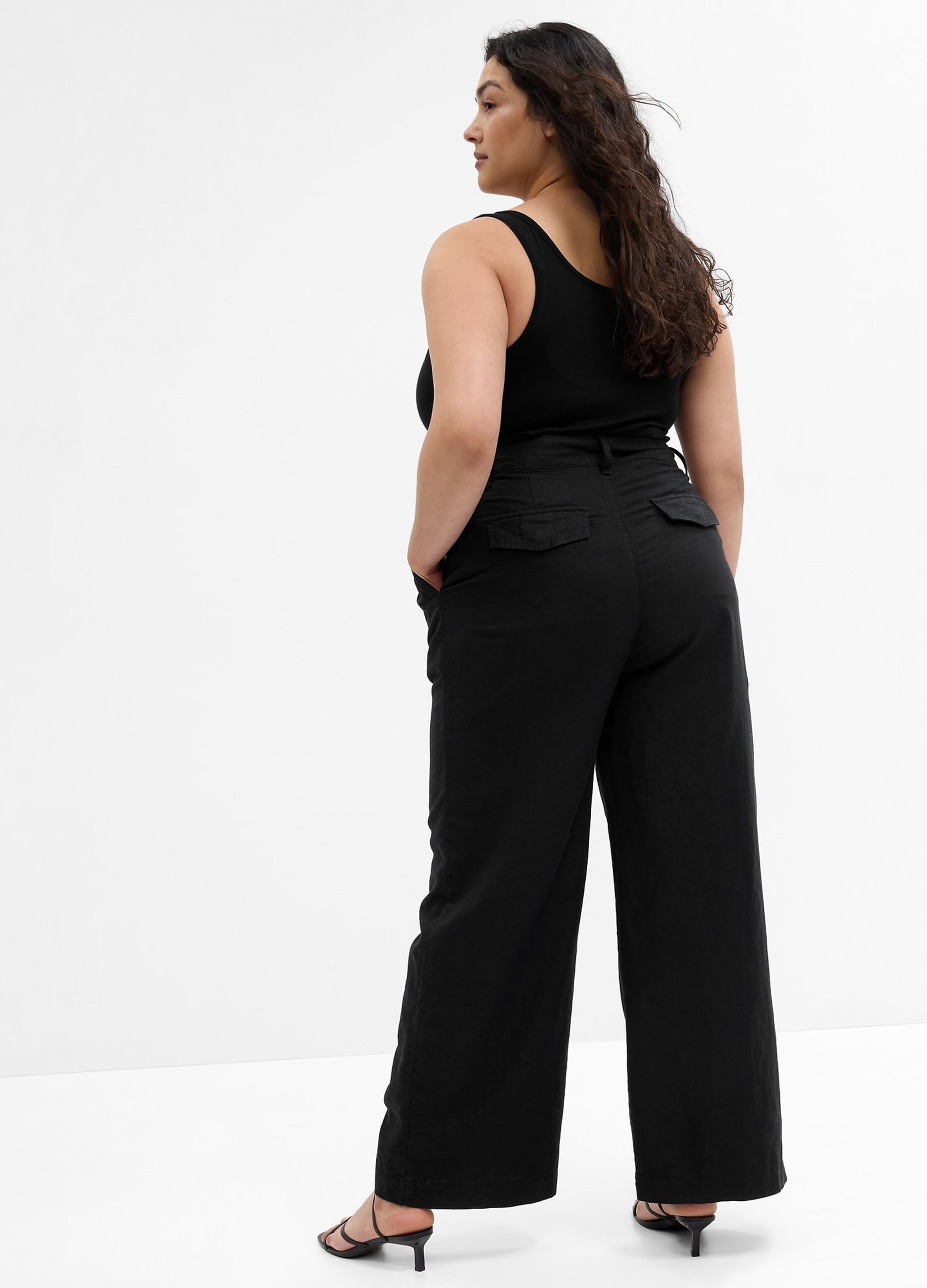 Wide-leg trousers with darts_3