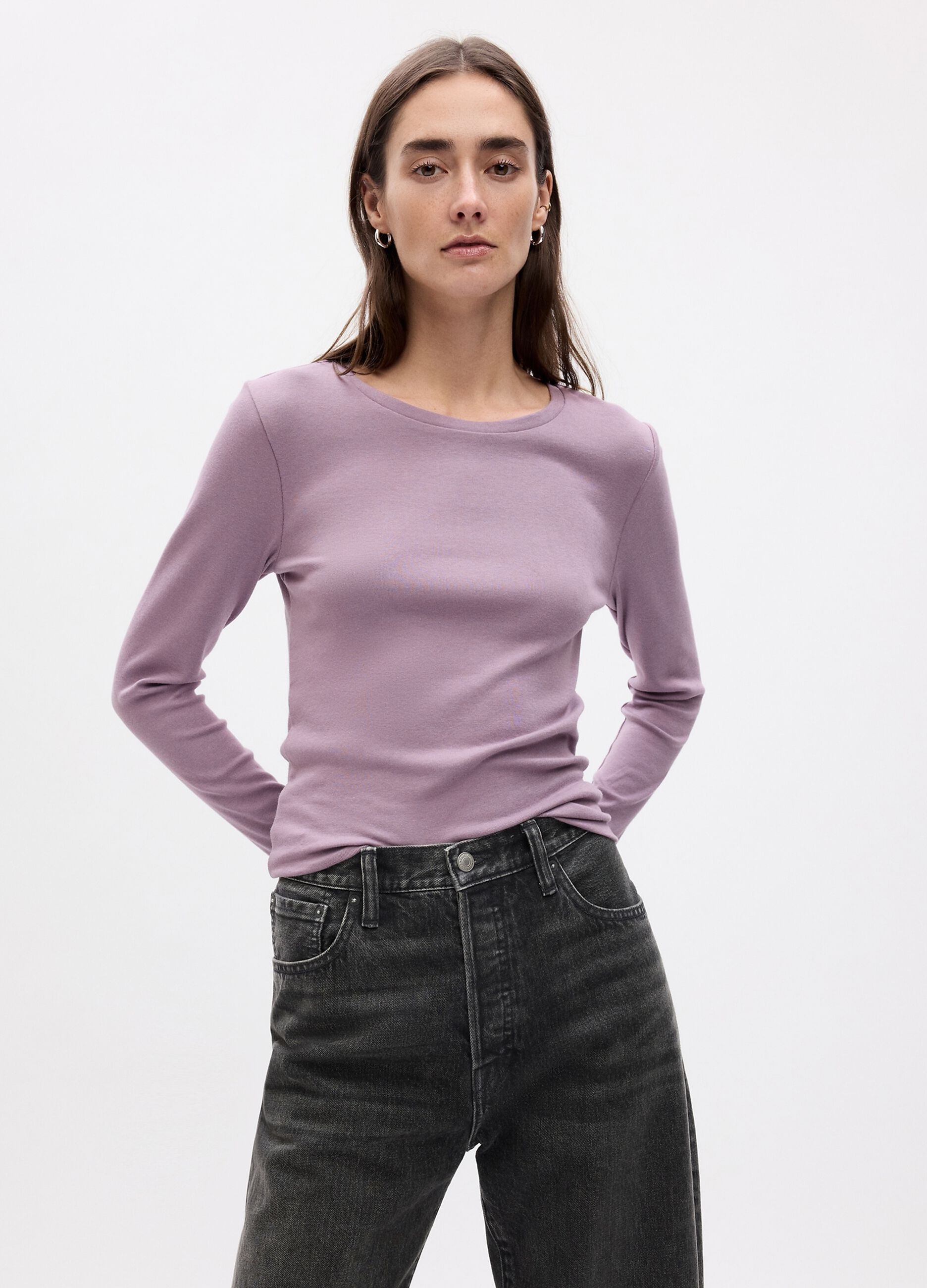 Long-sleeved T-shirt with round neck