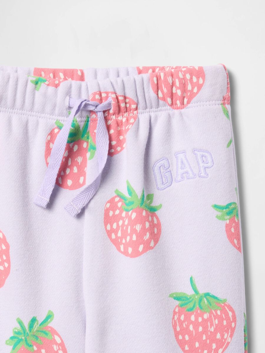 Pantaloni jogger lilla con stampa fragole GAP Kids Bimba_2