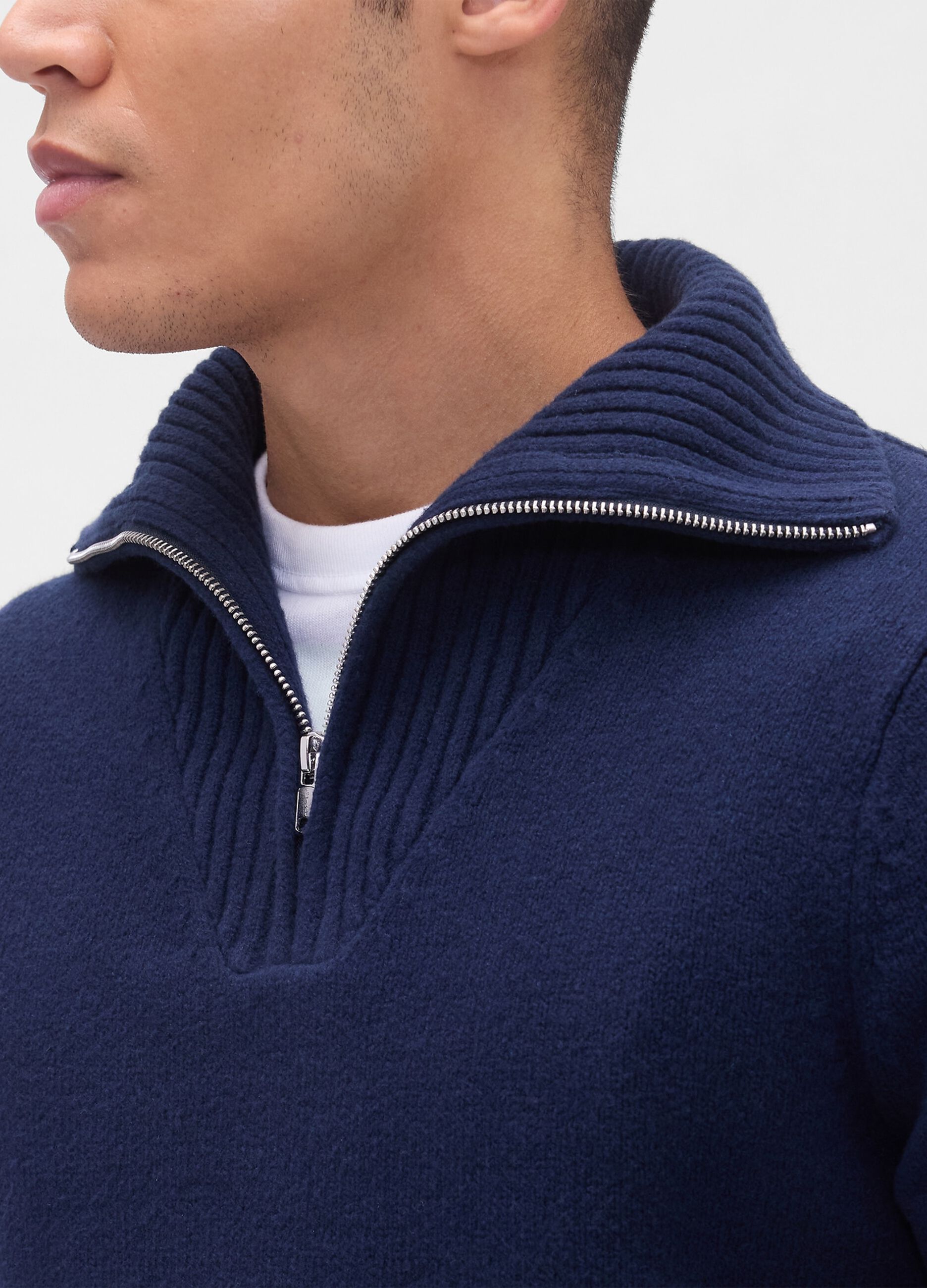 Maglione blu uomo in misto cotone_3