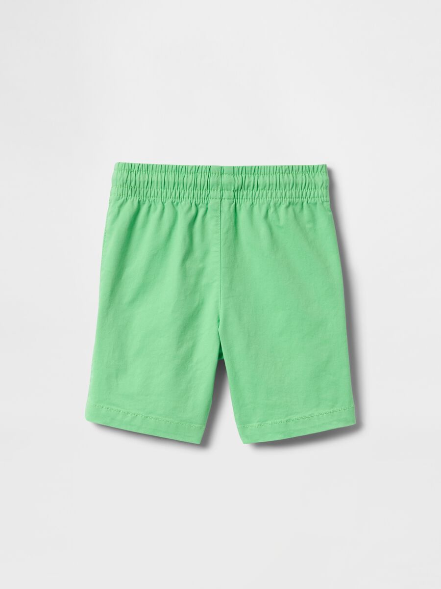 Shorts verdi elasticizzati per bambino GAP Kids Bimbo_1
