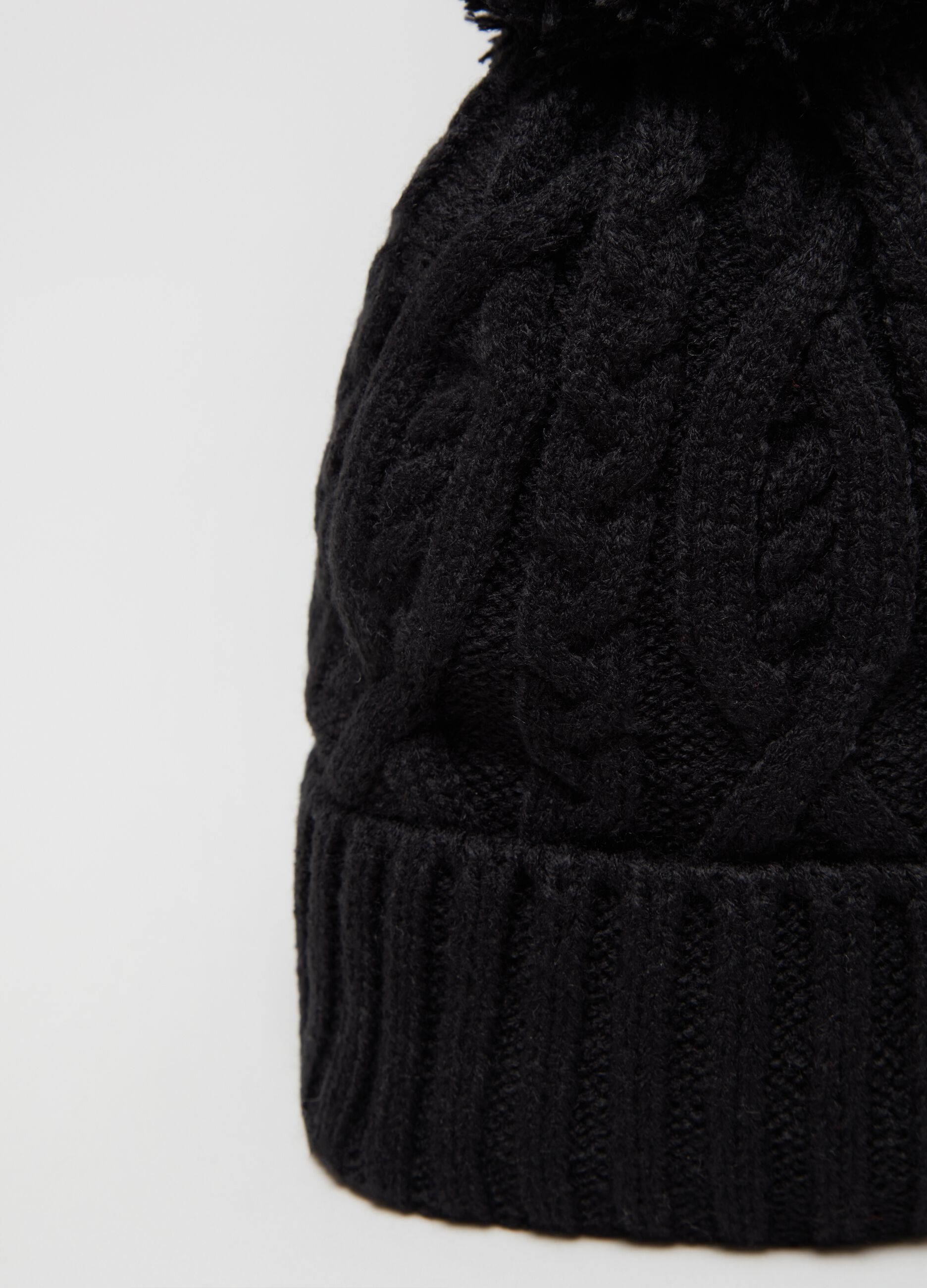 Cable knit cap with pom-pom_1