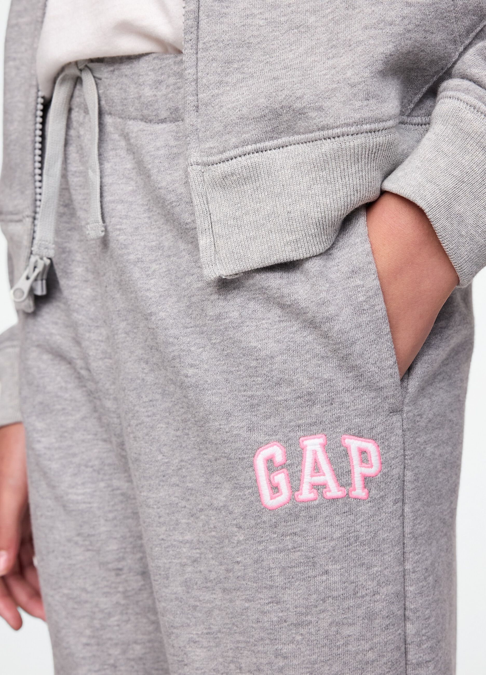 Joggers grigio con coulisse e patch logo_3