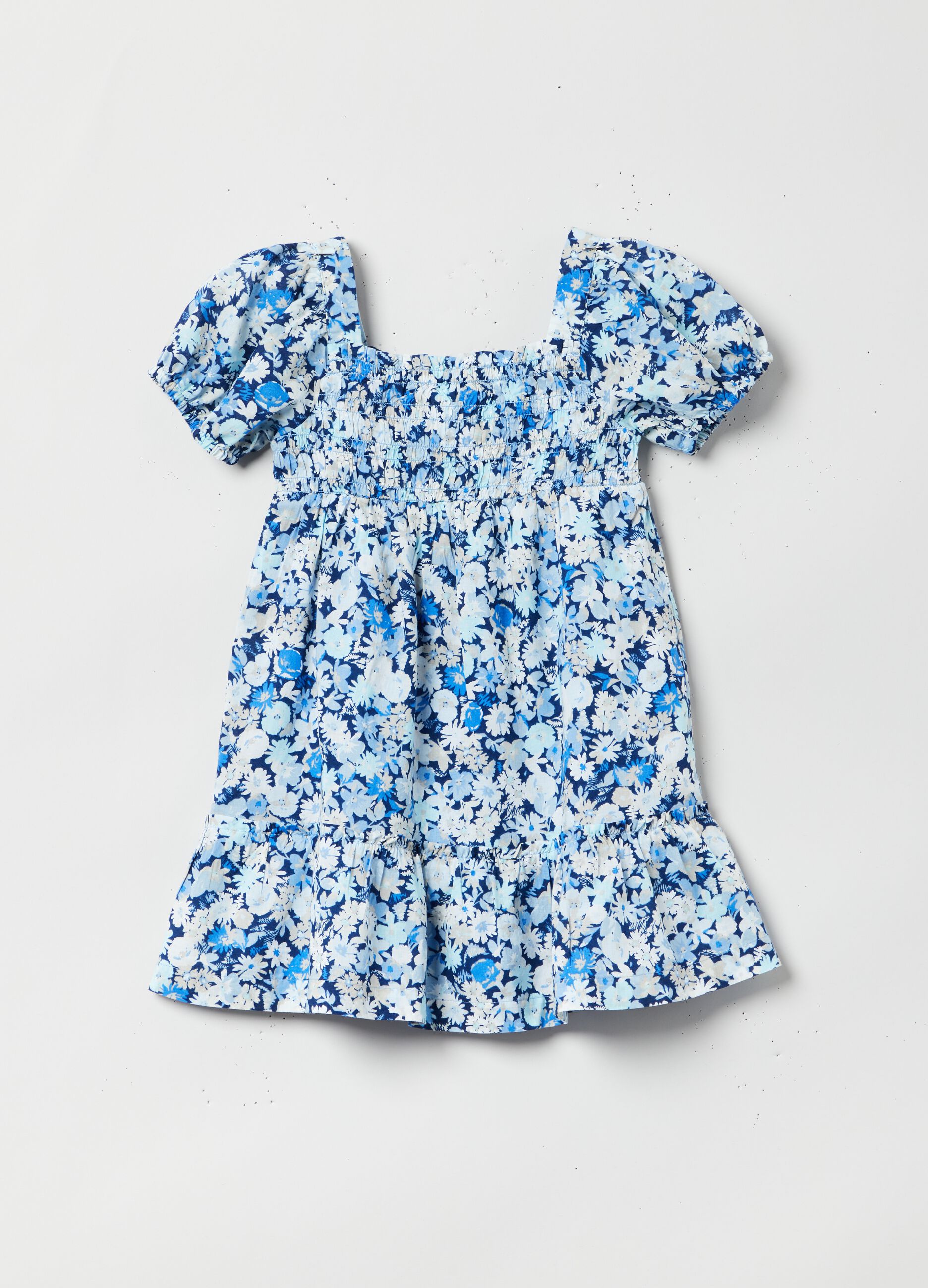 Dress with floral print.