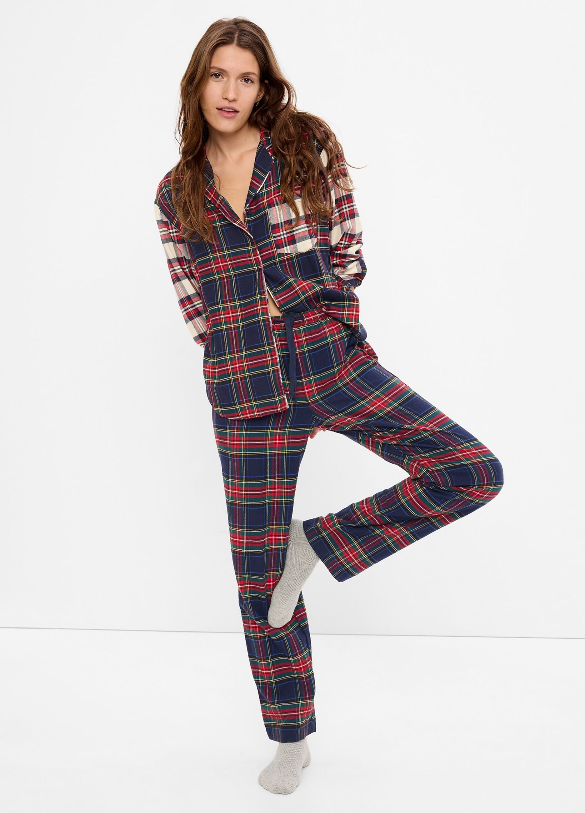 Full-length pyjamas in plaid flannel