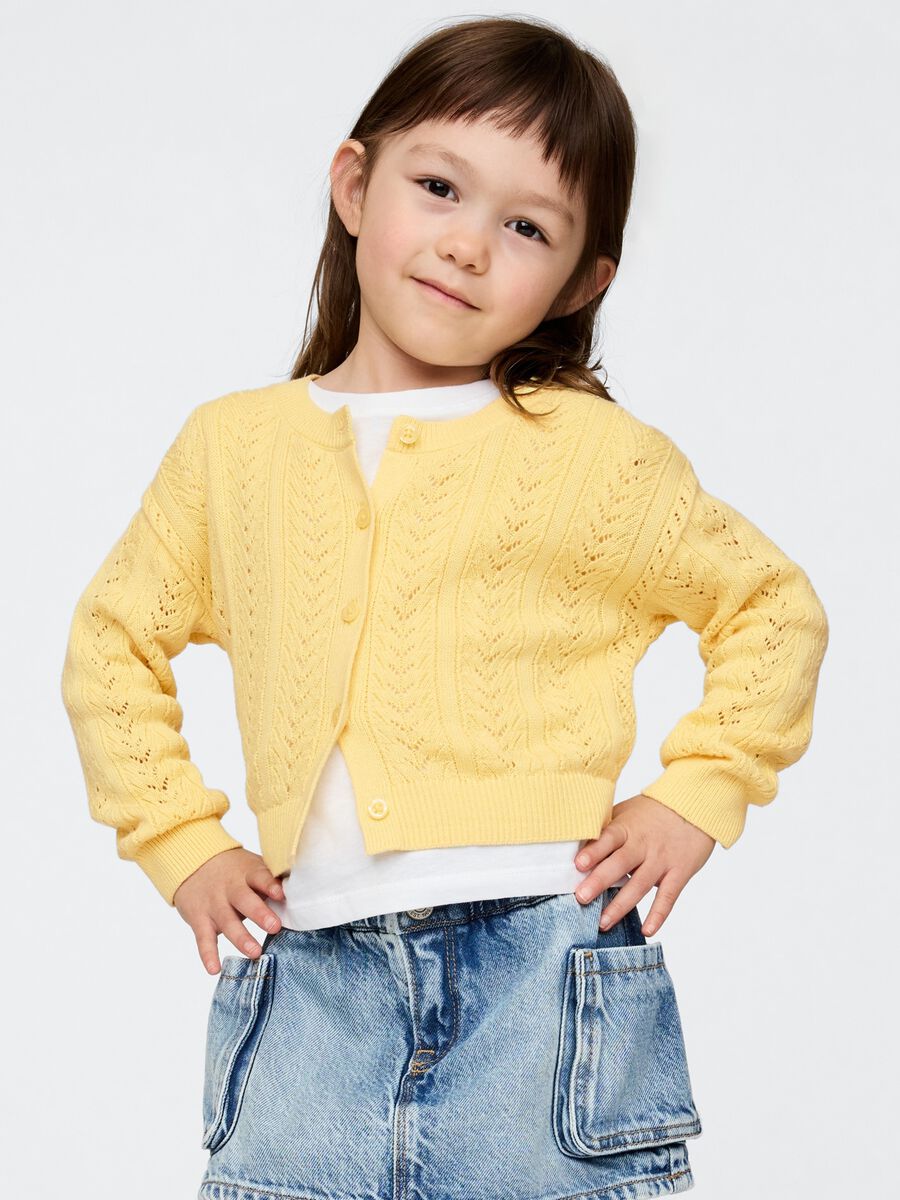 Cardigan giallo in maglia traforata Bimba_0