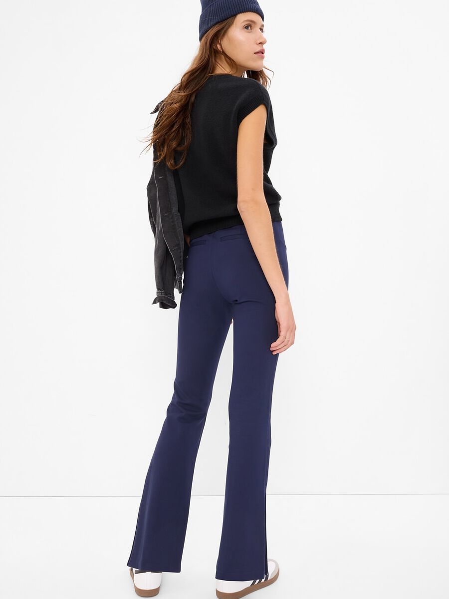 Pantaloni flare fit con spacchi Donna_2