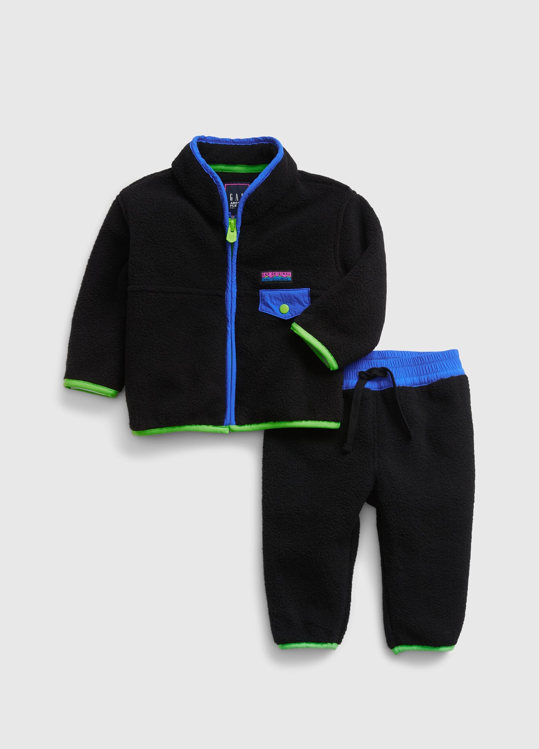 Fleece outfit with contrasting trims