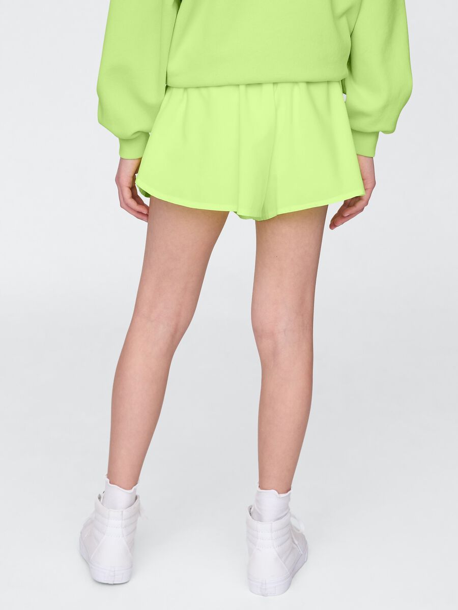 Shorts verdi a pieghe Bambina_2