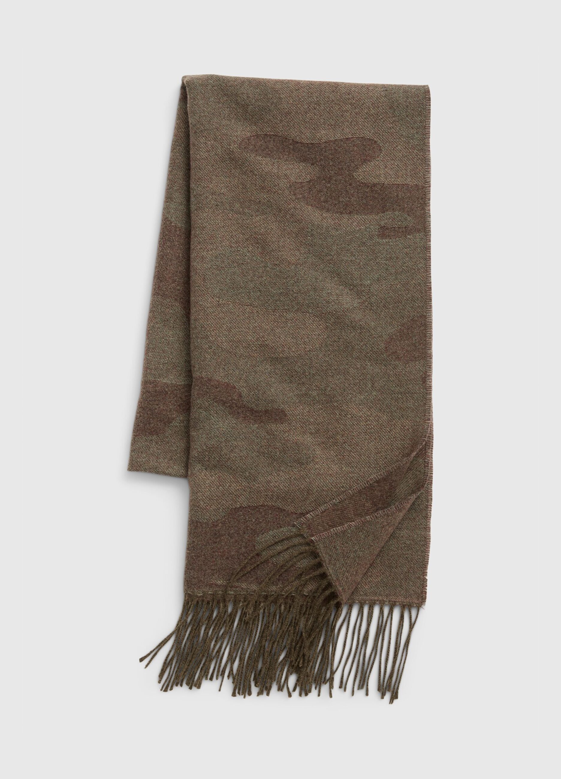 Camo scarf with fringe